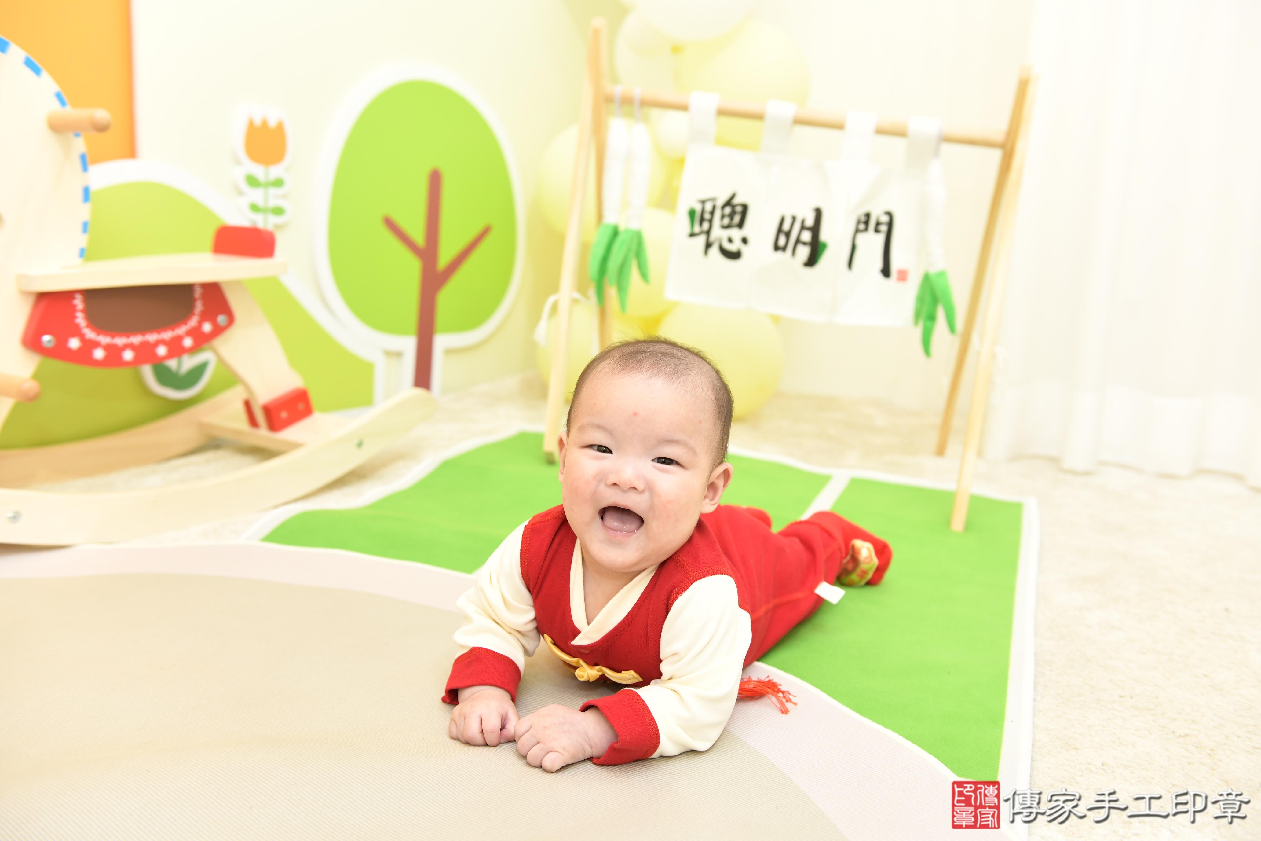 傳家手工印章台南店、抓周、度脺、美式風會場、傳家嬰兒古禮、吉祥話、抓周道具物品24種、拍照。抓周證書。寶寶抓周、滿周歲、生日快樂、祝福