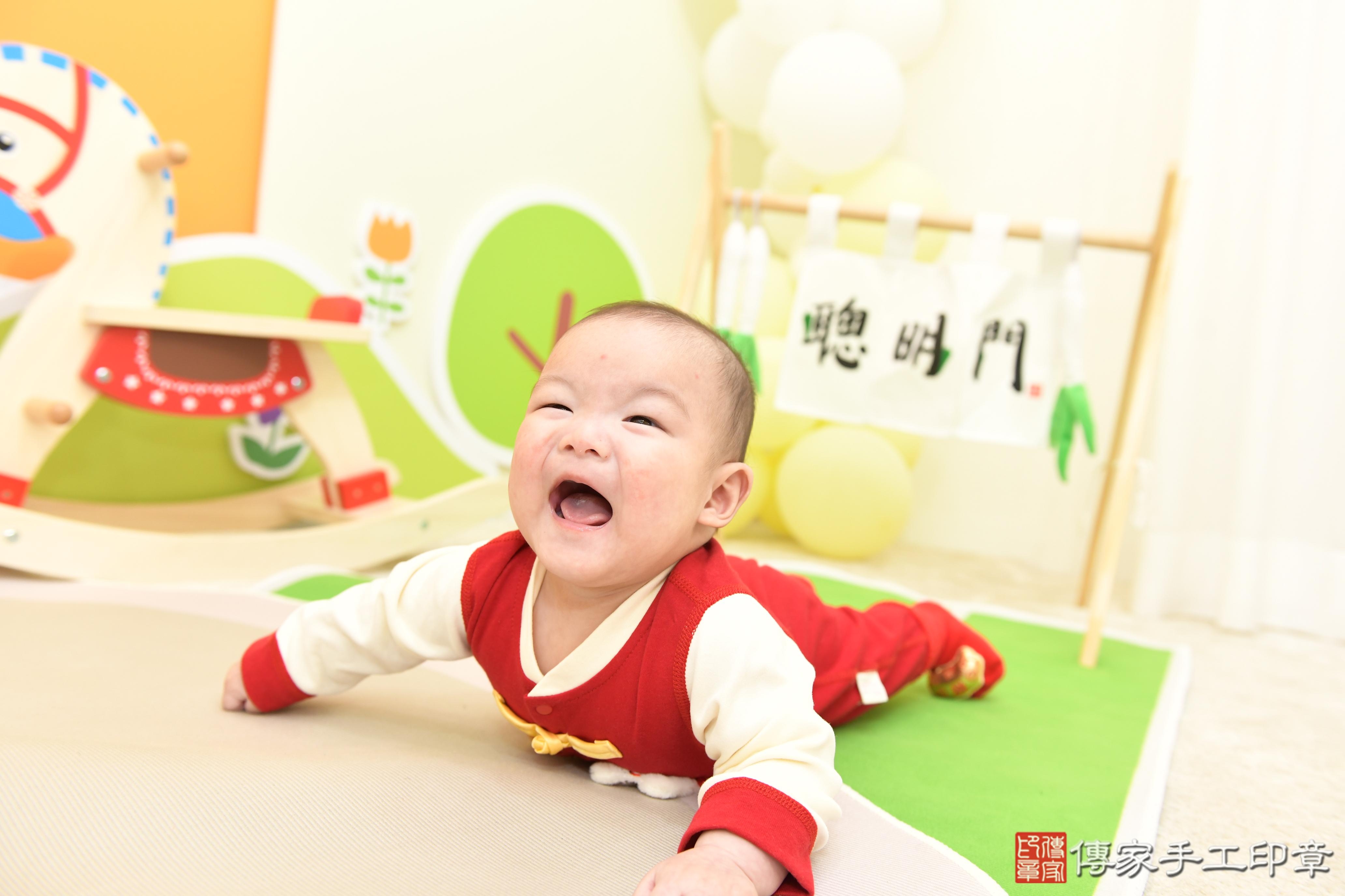 傳家手工印章台南店、抓周、度脺、美式風會場、傳家嬰兒古禮、吉祥話、抓周道具物品24種、拍照。抓周證書。寶寶抓周、滿周歲、生日快樂、祝福