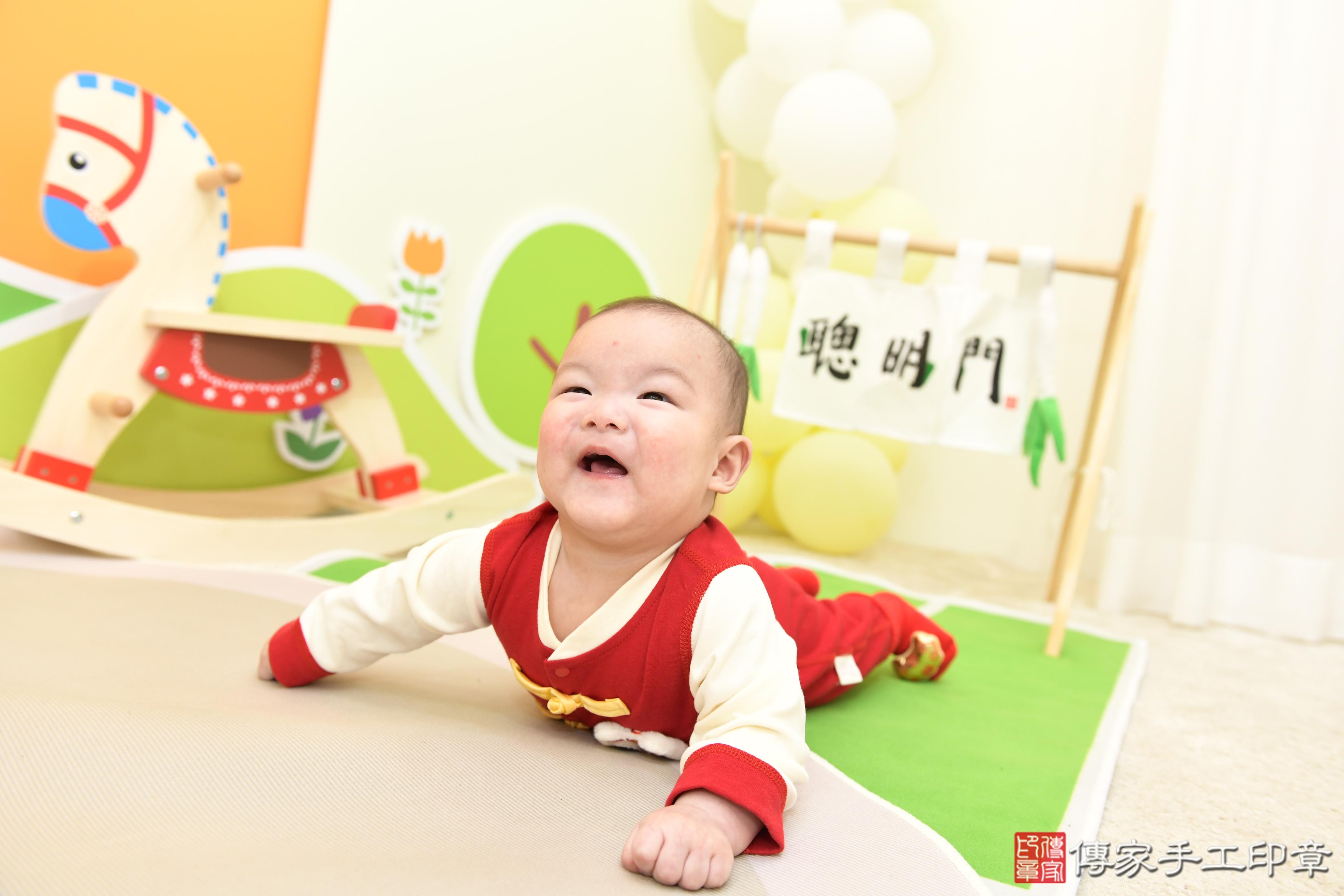 傳家手工印章台南店、抓周、度脺、美式風會場、傳家嬰兒古禮、吉祥話、抓周道具物品24種、拍照。抓周證書。寶寶抓周、滿周歲、生日快樂、祝福