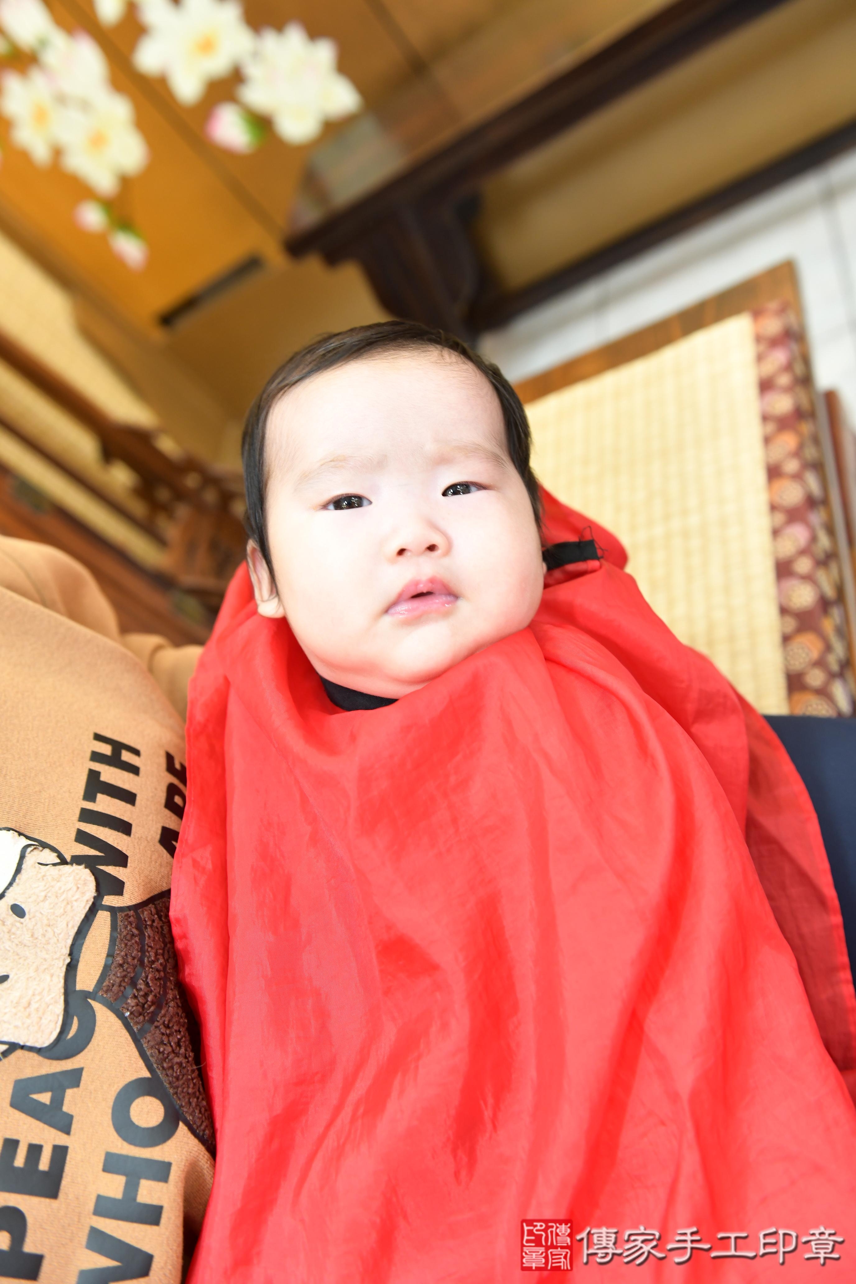 傳家手工印章台南店、抓周、度脺、美式風會場、傳家嬰兒古禮、吉祥話、抓周道具物品24種、拍照。抓周證書。寶寶抓周、滿周歲、生日快樂、祝福
