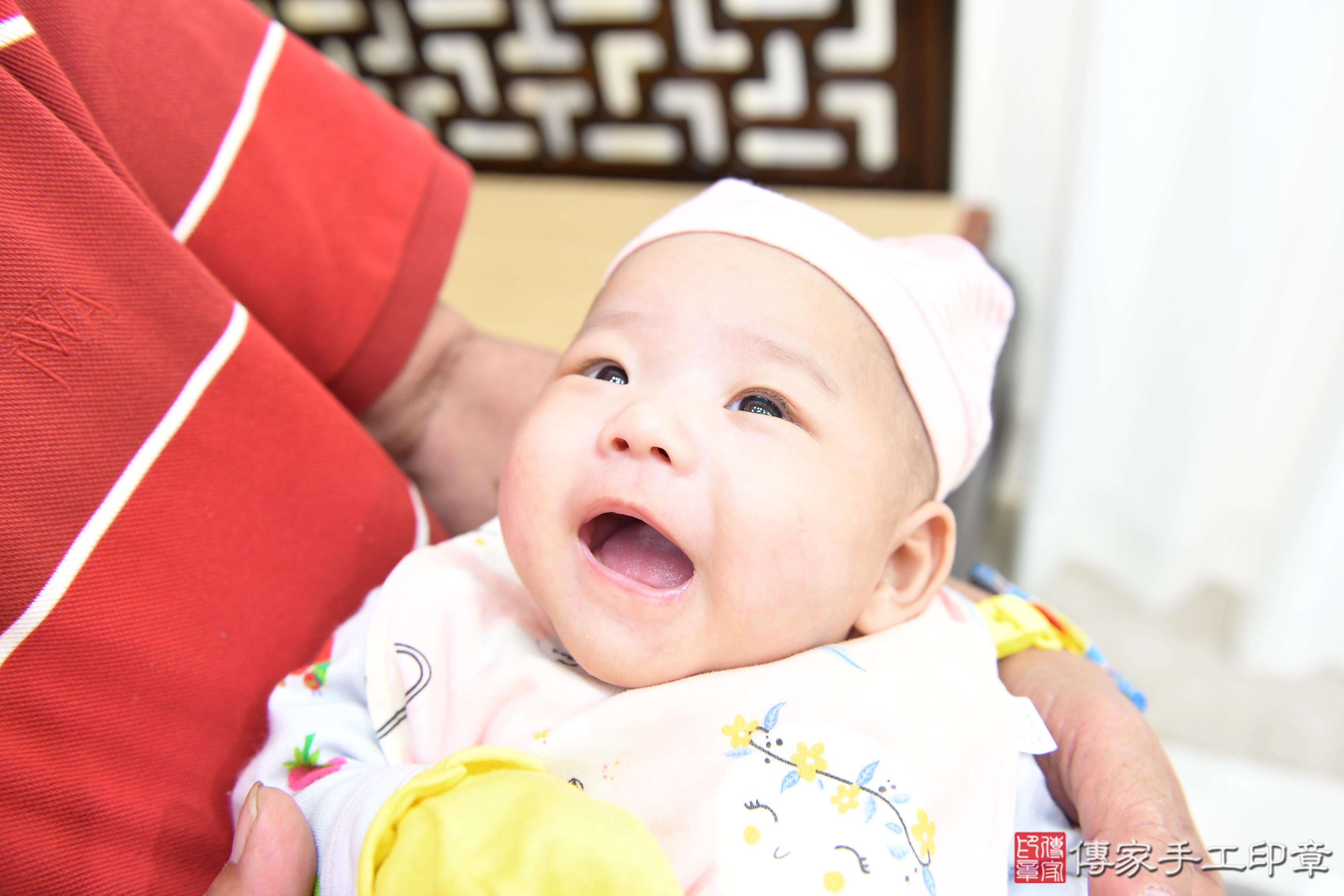 傳家手工印章台南店、抓周、度脺、美式風會場、傳家嬰兒古禮、吉祥話、抓周道具物品24種、拍照。抓周證書。寶寶抓周、滿周歲、生日快樂、祝福