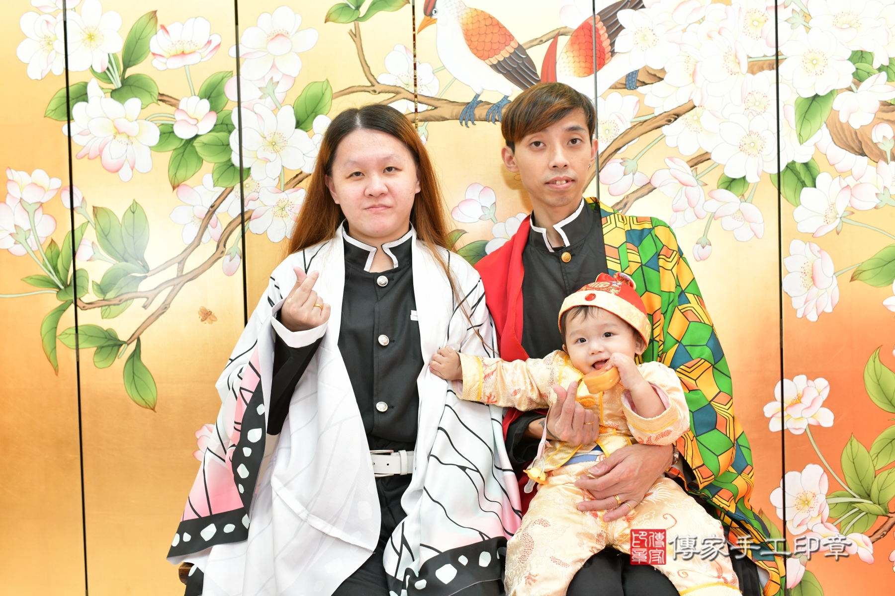 在笑聲與祝福中，紀錄屬於我們的 .....