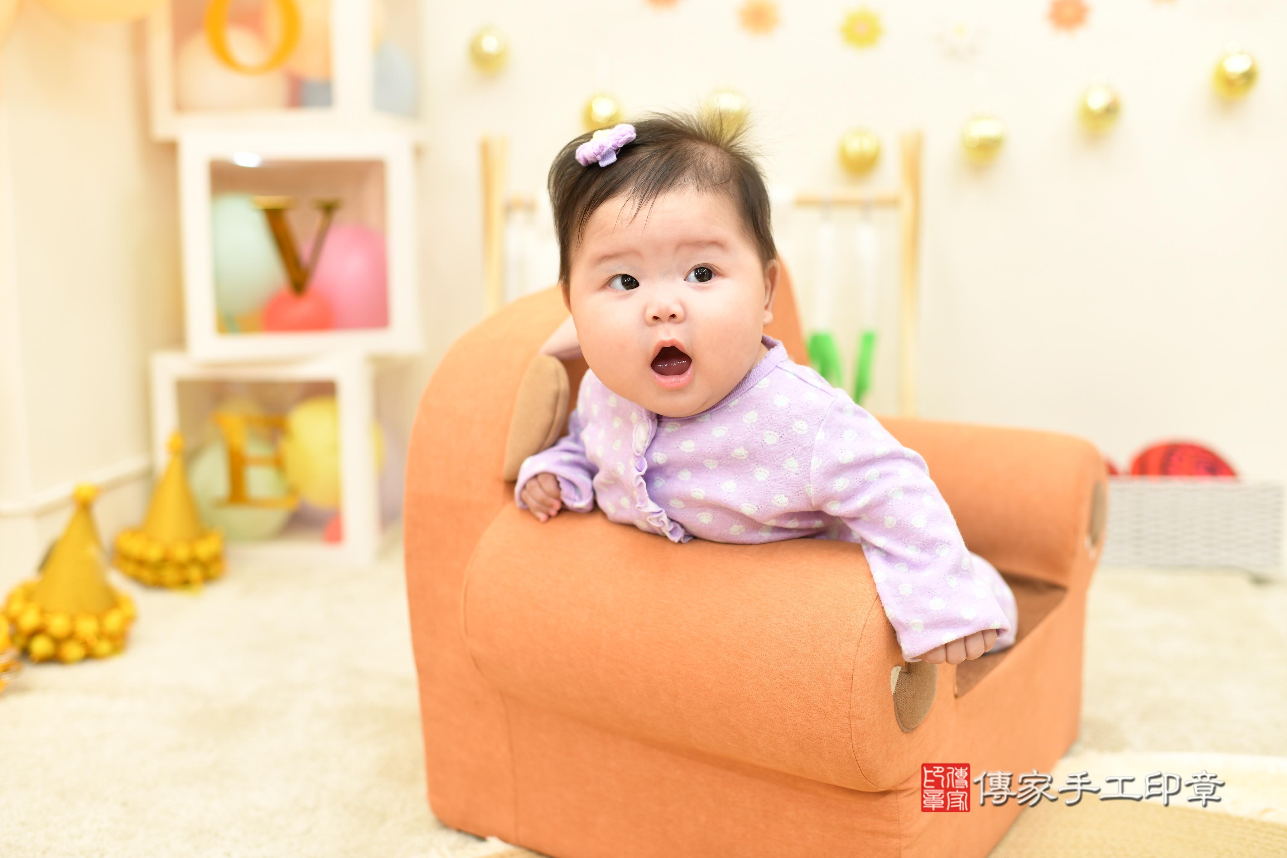 傳家手工印章高雄店、抓周、度脺、美式風會場、傳家嬰兒古禮、吉祥話、抓周道具物品24種、拍照。抓周證書。寶寶抓周、滿周歲、生日快樂、祝福 傳家手工印章高雄店、抓周、度脺、美式風會場、傳家嬰兒古禮、吉祥話、抓周道具物品24種、拍照。抓周證書。寶寶抓周、滿周歲、生日快樂、祝福