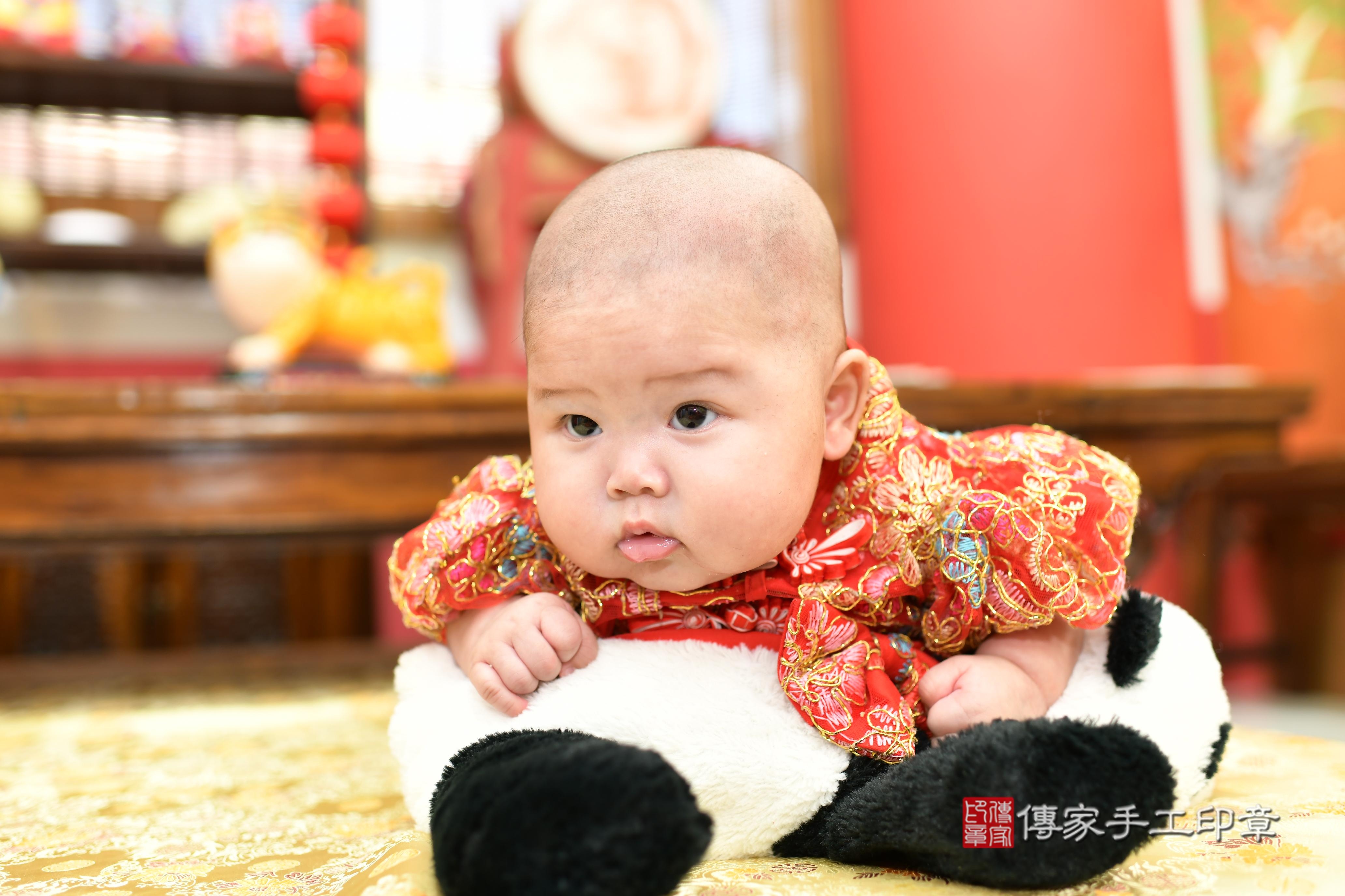 傳家手工印章高雄店、抓周、度脺、美式風會場、傳家嬰兒古禮、吉祥話、抓周道具物品24種、拍照。抓周證書。寶寶抓周、滿周歲、生日快樂、祝福 傳家手工印章高雄店、抓周、度脺、美式風會場、傳家嬰兒古禮、吉祥話、抓周道具物品24種、拍照。抓周證書。寶寶抓周、滿周歲、生日快樂、祝福