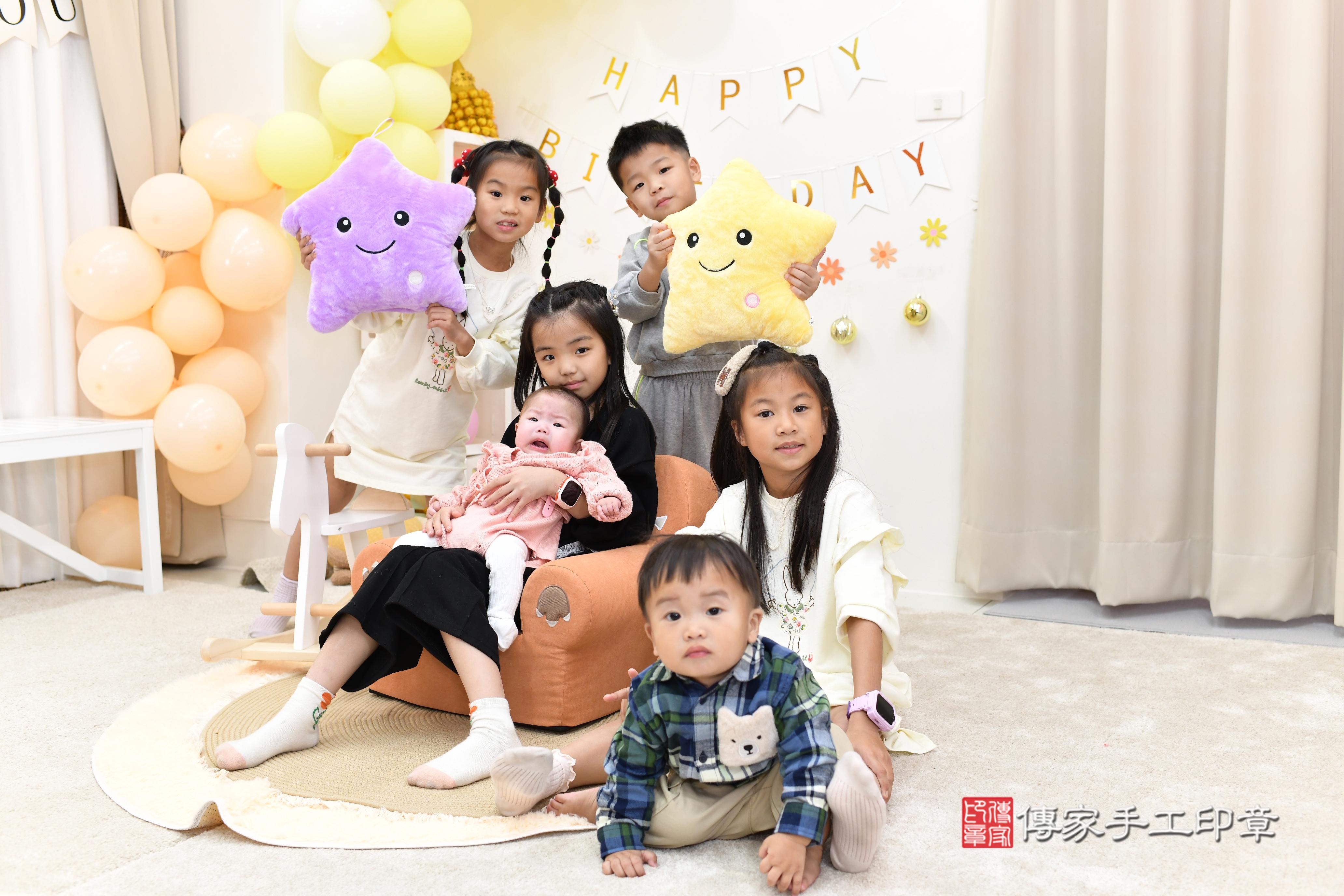 傳家手工印章高雄店、抓周、度脺、美式風會場、傳家嬰兒古禮、吉祥話、抓周道具物品24種、拍照。抓周證書。寶寶抓周、滿周歲、生日快樂、祝福 傳家手工印章高雄店、抓周、度脺、美式風會場、傳家嬰兒古禮、吉祥話、抓周道具物品24種、拍照。抓周證書。寶寶抓周、滿周歲、生日快樂、祝福