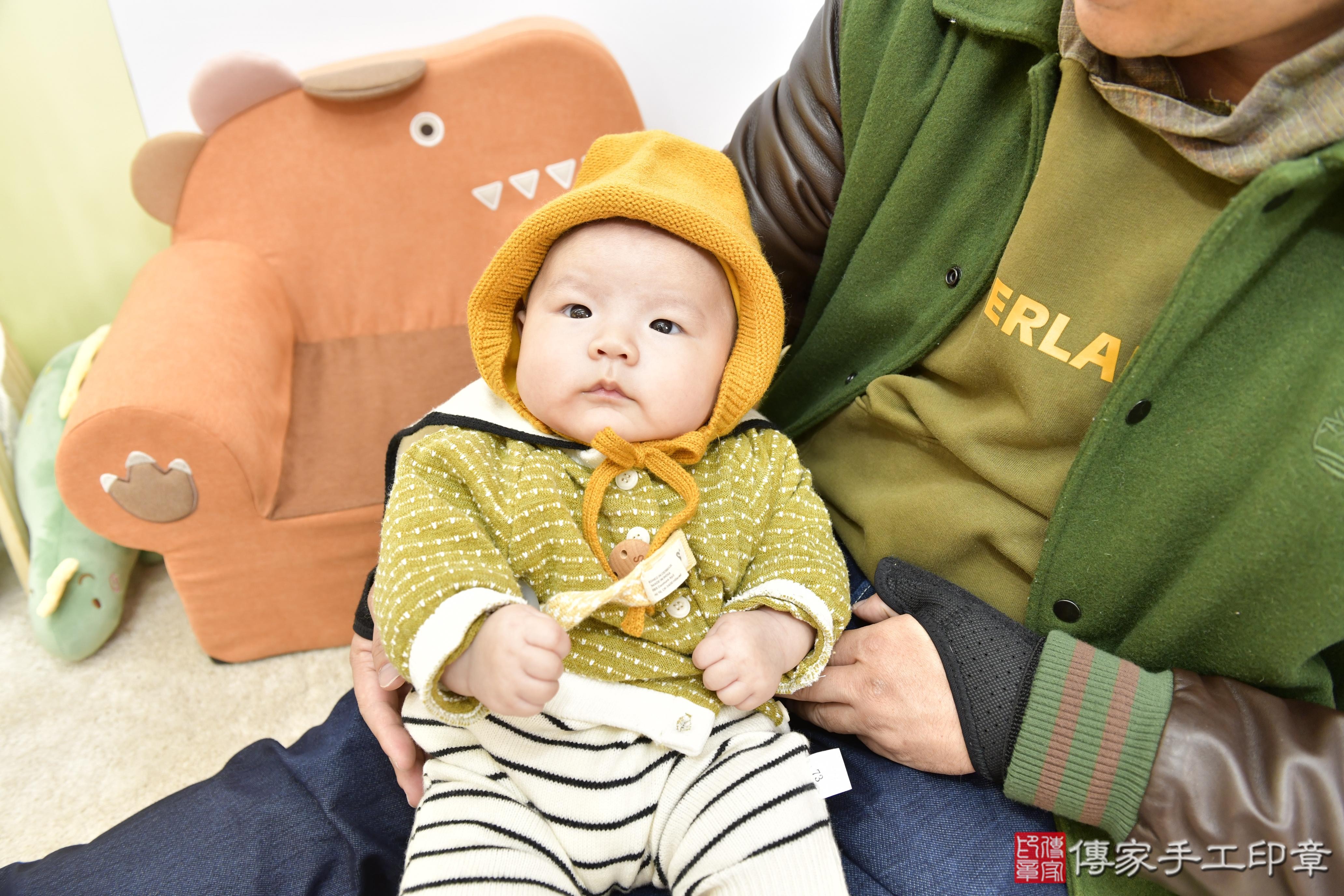 傳家手工印章高雄店、抓周、度脺、美式風會場、傳家嬰兒古禮、吉祥話、抓周道具物品24種、拍照。抓周證書。寶寶抓周、滿周歲、生日快樂、祝福