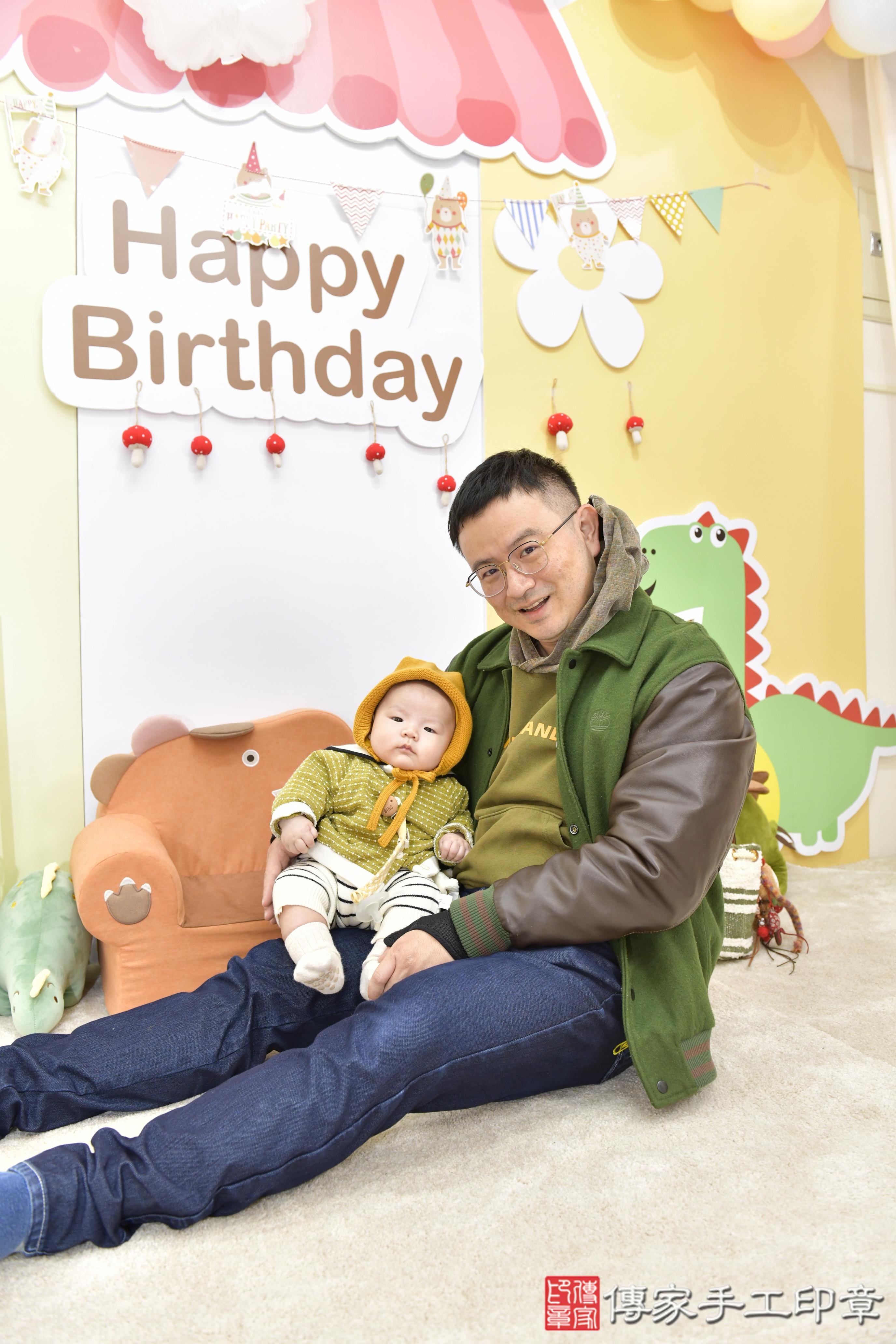 傳家手工印章高雄店、抓周、度脺、美式風會場、傳家嬰兒古禮、吉祥話、抓周道具物品24種、拍照。抓周證書。寶寶抓周、滿周歲、生日快樂、祝福