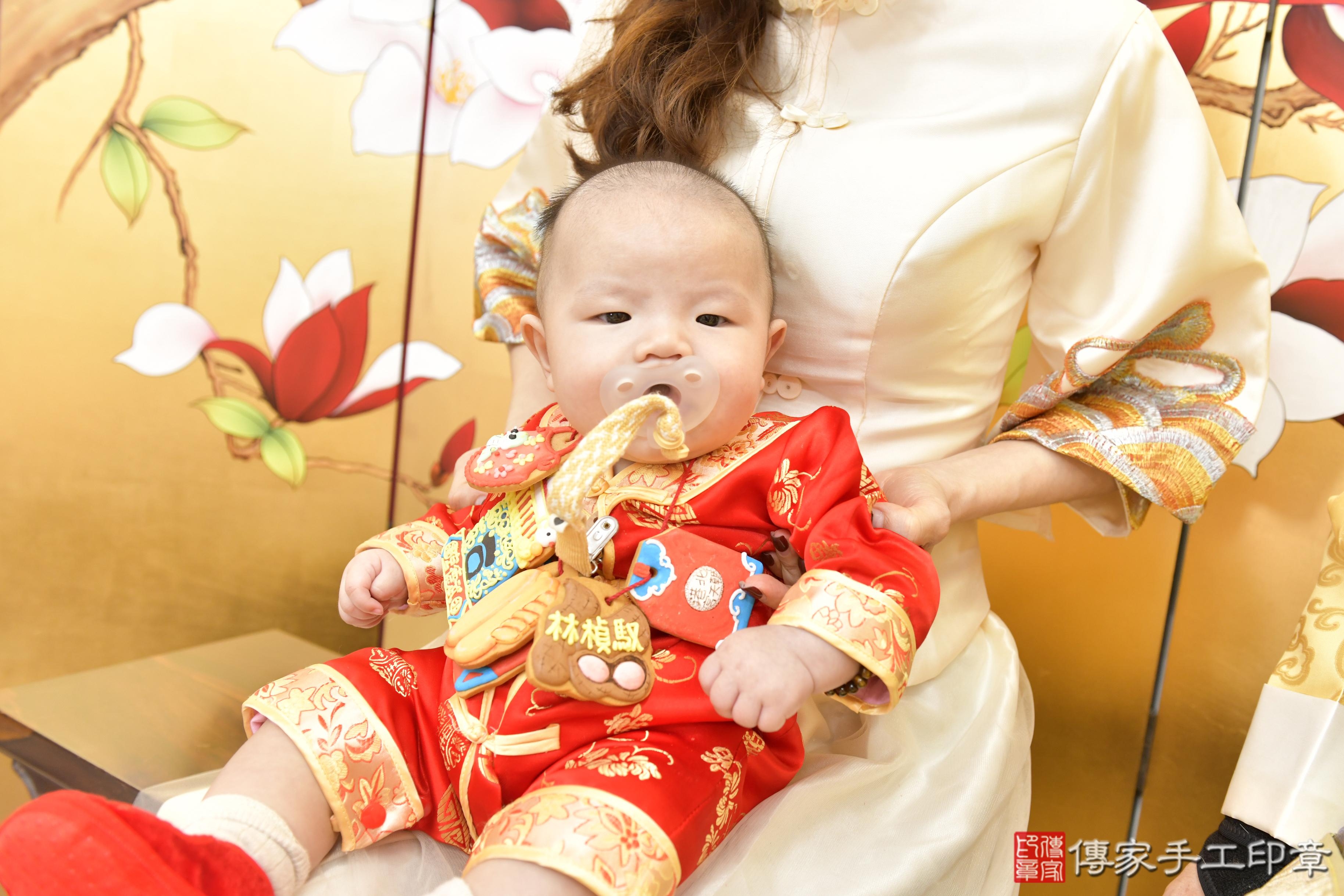 傳家手工印章高雄店、抓周、度脺、美式風會場、傳家嬰兒古禮、吉祥話、抓周道具物品24種、拍照。抓周證書。寶寶抓周、滿周歲、生日快樂、祝福