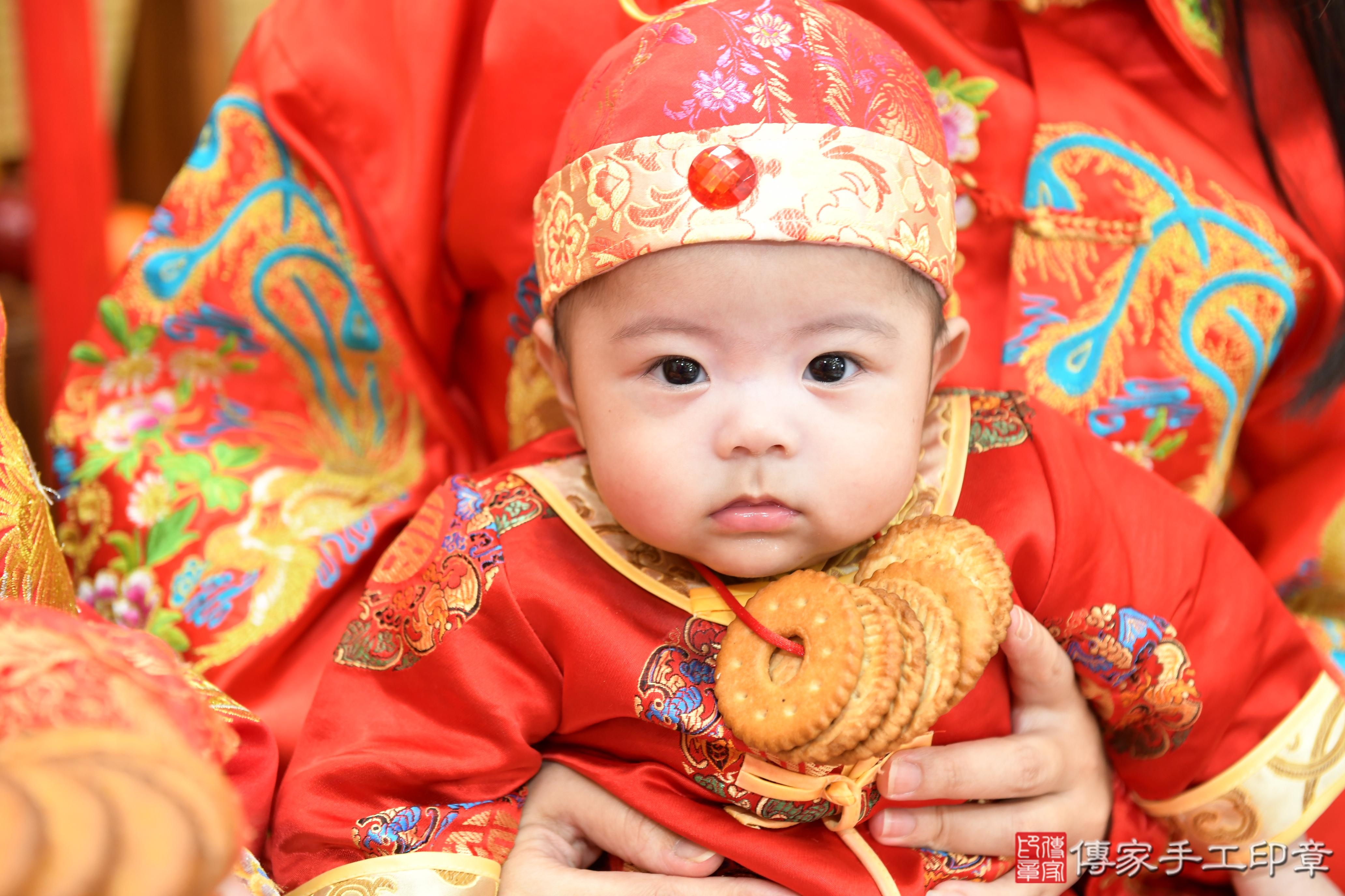 傳家手工印章台南店、抓周、度脺、美式風會場、傳家嬰兒古禮、吉祥話、抓周道具物品24種、拍照。抓周證書。寶寶抓周、滿周歲、生日快樂、祝福 傳家手工印章台南店、抓周、度脺、美式風會場、傳家嬰兒古禮、吉祥話、抓周道具物品24種、拍照。抓周證書。寶寶抓周、滿周歲、生日快樂、祝福