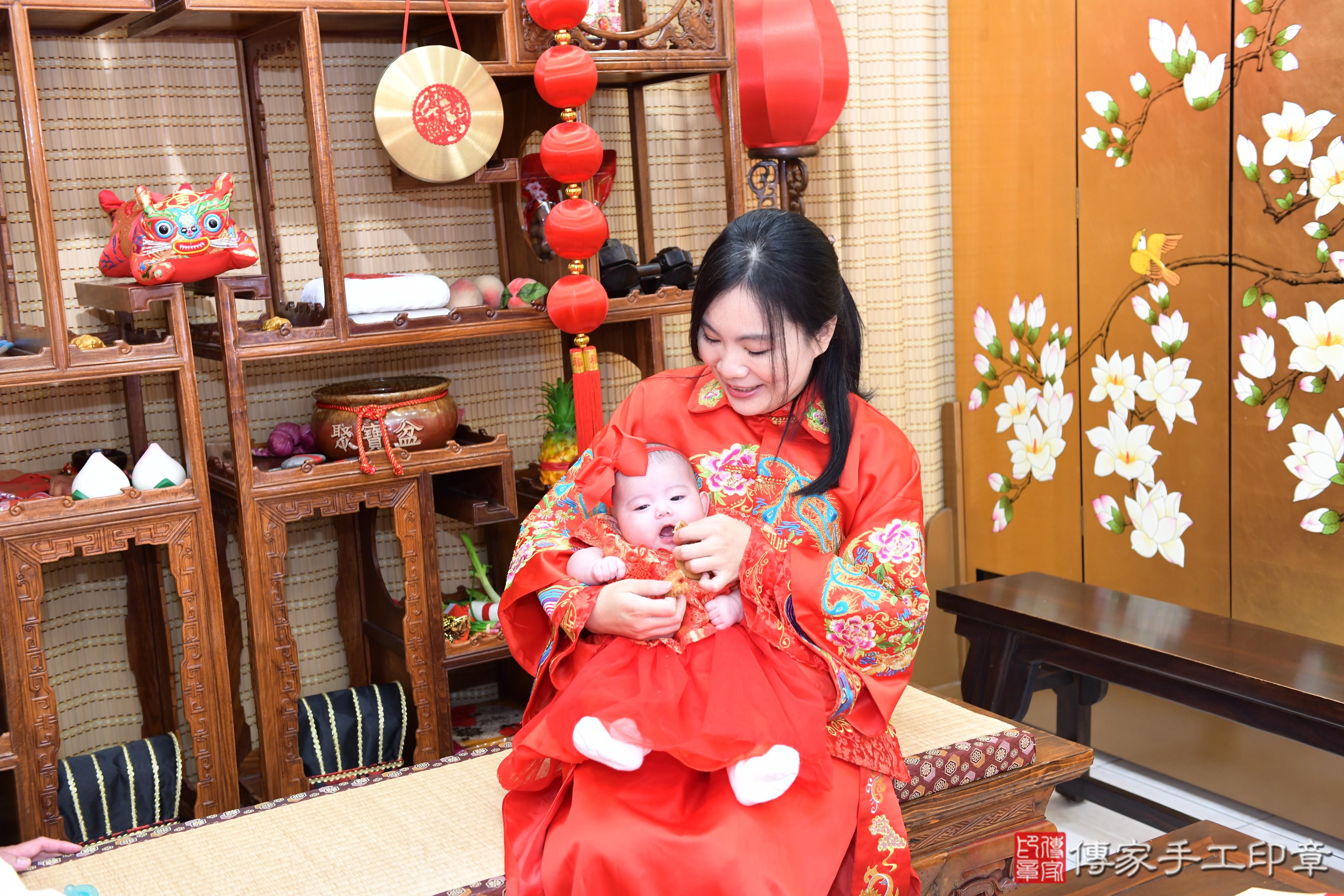 傳家手工印章台南店、抓周、度脺、美式風會場、傳家嬰兒古禮、吉祥話、抓周道具物品24種、拍照。抓周證書。寶寶抓周、滿周歲、生日快樂、祝福 傳家手工印章台南店、抓周、度脺、美式風會場、傳家嬰兒古禮、吉祥話、抓周道具物品24種、拍照。抓周證書。寶寶抓周、滿周歲、生日快樂、祝福