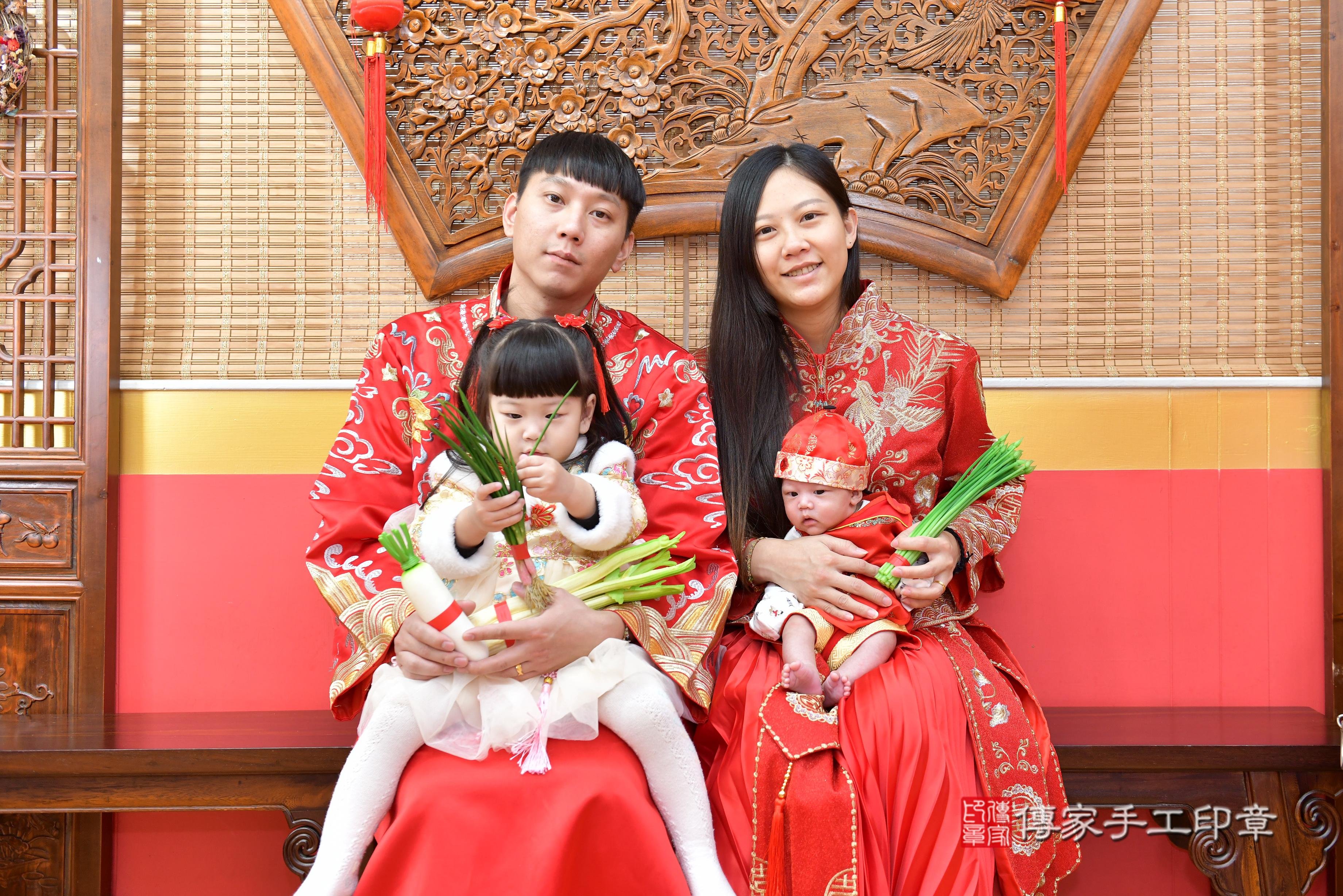 傳家手工印章高雄店、抓周、度脺、美式風會場、傳家嬰兒古禮、吉祥話、抓周道具物品24種、拍照。抓周證書。寶寶抓周、滿周歲、生日快樂、祝福