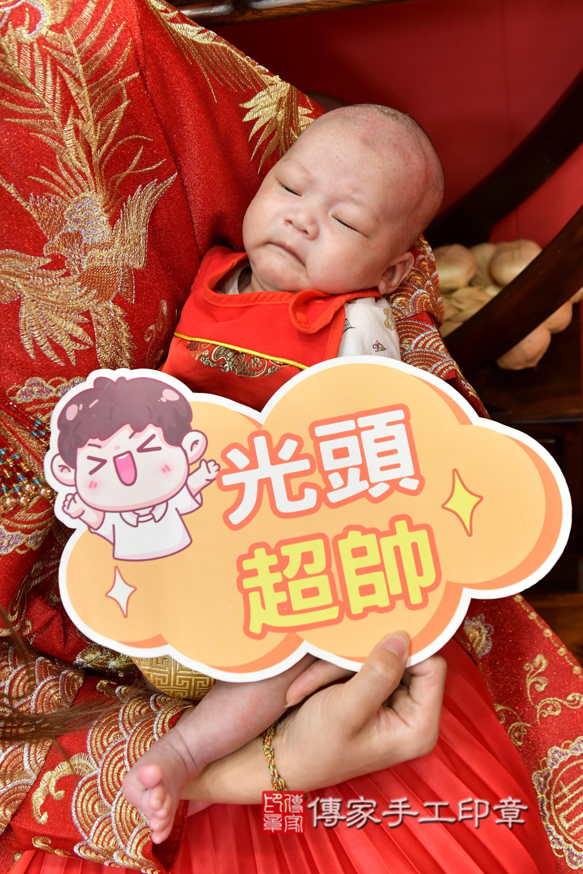 傳家手工印章高雄店、抓周、度脺、美式風會場、傳家嬰兒古禮、吉祥話、抓周道具物品24種、拍照。抓周證書。寶寶抓周、滿周歲、生日快樂、祝福