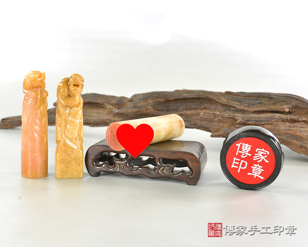 新疆黃玉-雕刻印章-手工細琢精雕,象徵吉祥與興盛-傳家手工印章 桃園店2026.3.30 新疆黃玉-雕刻印章-手工細琢精雕,象徵吉祥與興盛-傳家手工印章 桃園店2026.3.30
