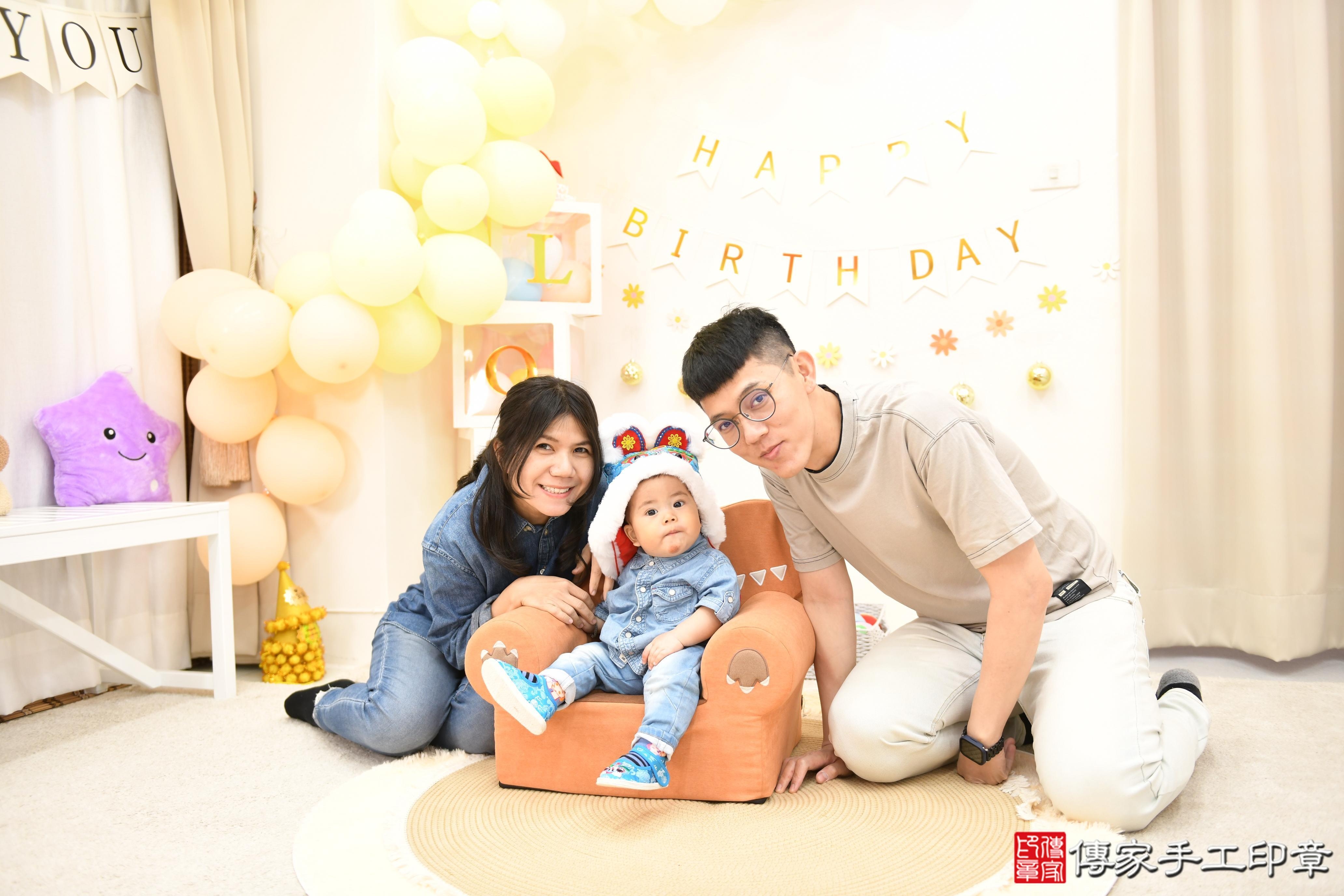 傳家手工印章高雄店、抓周、度脺、美式風會場、傳家嬰兒古禮、吉祥話、抓周道具物品24種、拍照。抓周證書。寶寶抓周、滿周歲、生日快樂、祝福