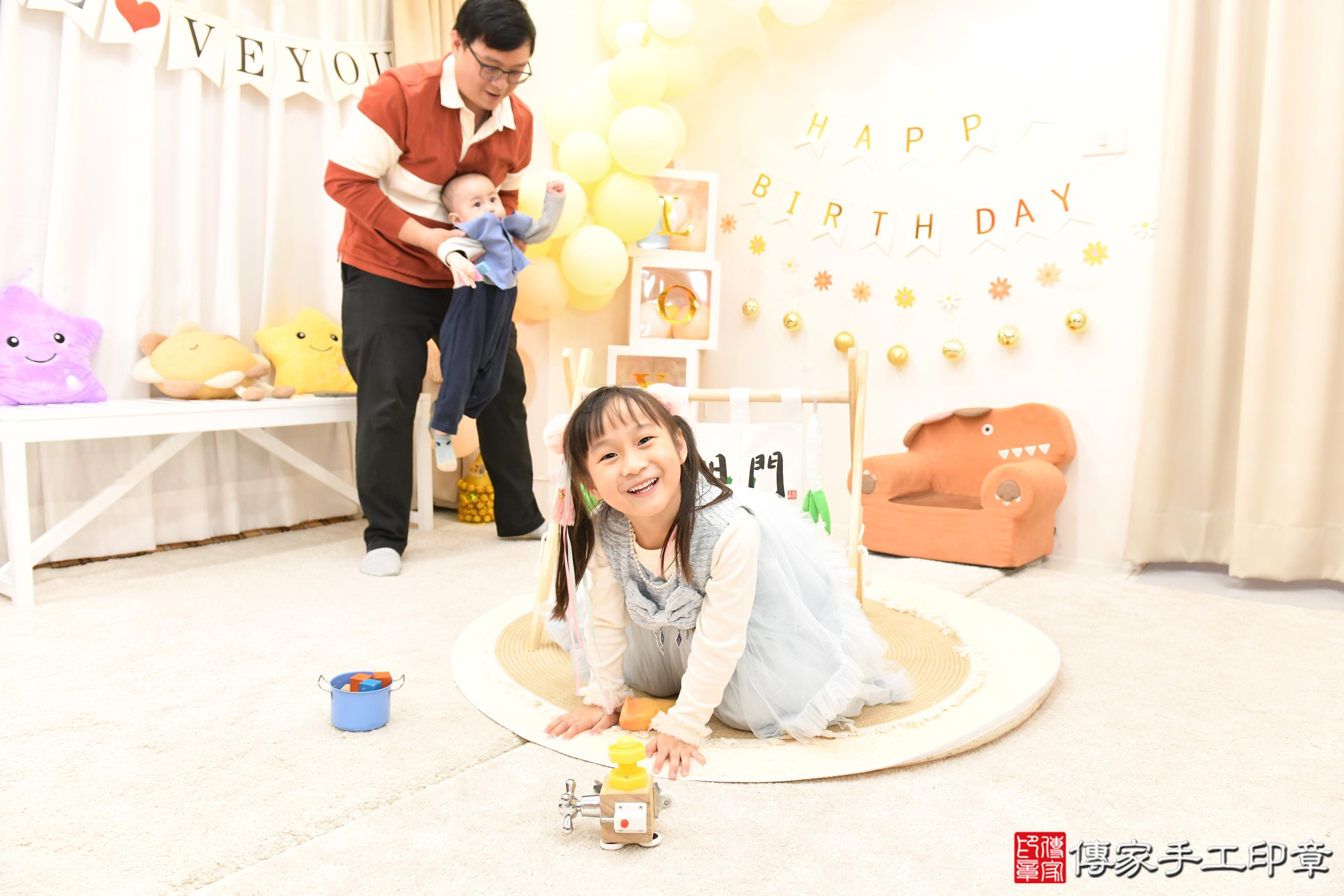 傳家手工印章高雄店、抓周、度脺、美式風會場、傳家嬰兒古禮、吉祥話、抓周道具物品24種、拍照。抓周證書。寶寶抓周、滿周歲、生日快樂、祝福