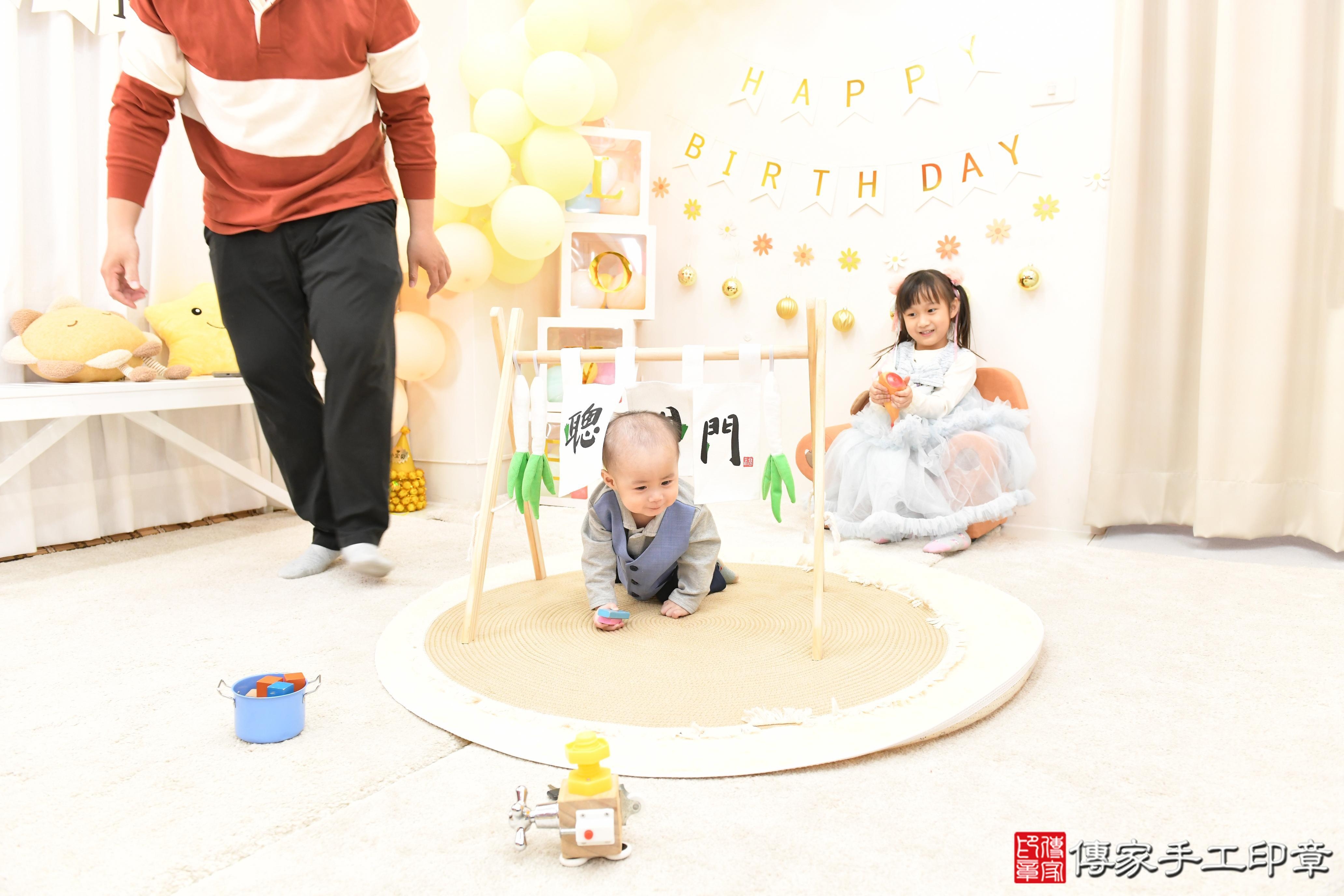 傳家手工印章高雄店、抓周、度脺、美式風會場、傳家嬰兒古禮、吉祥話、抓周道具物品24種、拍照。抓周證書。寶寶抓周、滿周歲、生日快樂、祝福