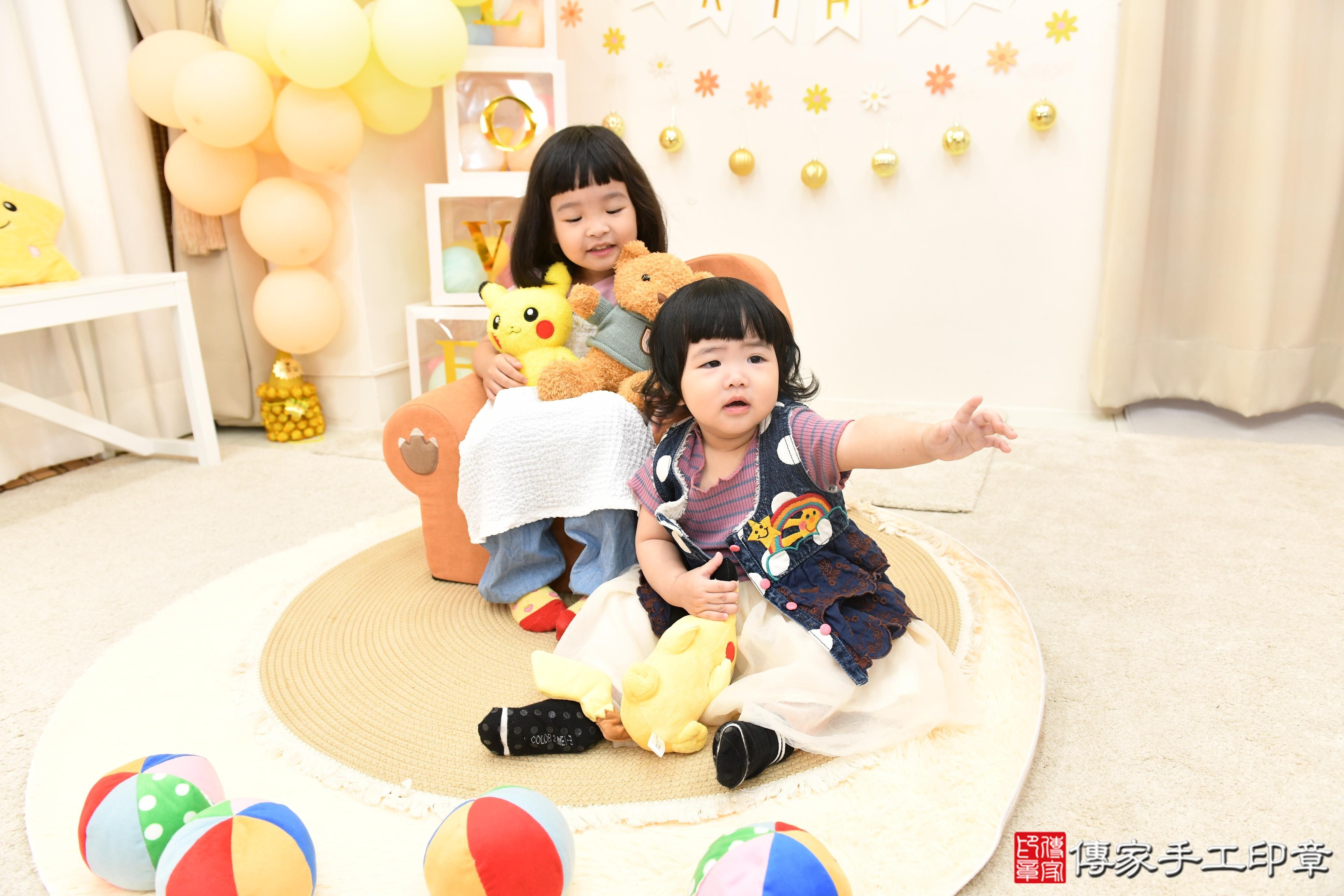 傳家手工印章高雄店、抓周、度脺、美式風會場、傳家嬰兒古禮、吉祥話、抓周道具物品24種、拍照。抓周證書。寶寶抓周、滿周歲、生日快樂、祝福