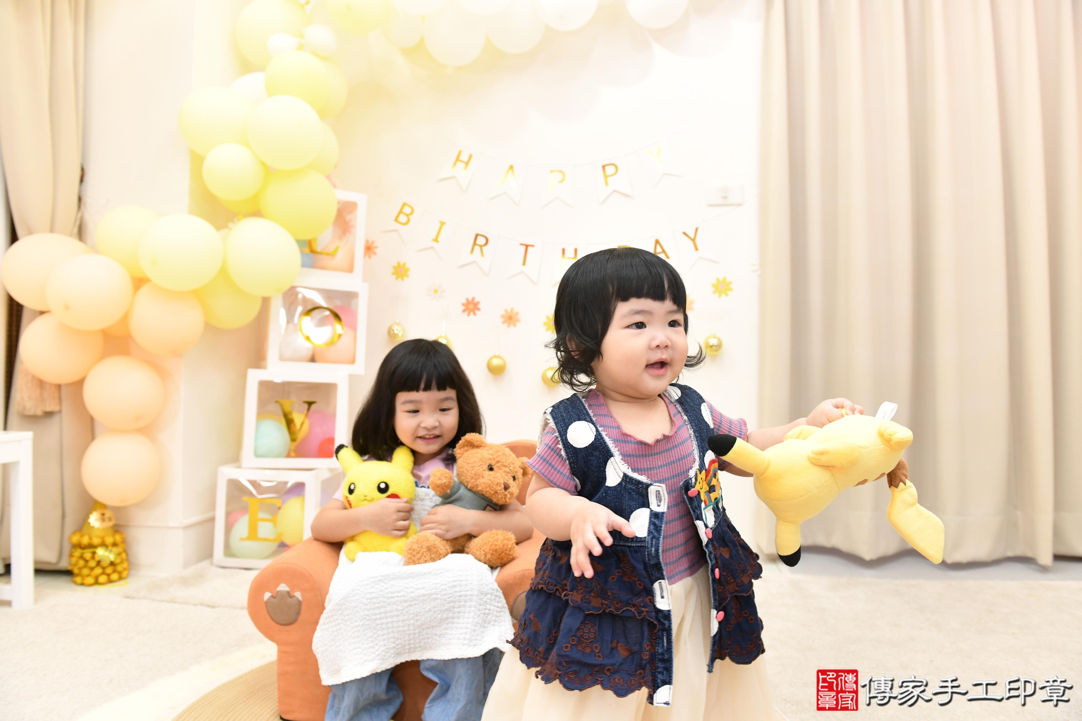 傳家手工印章高雄店、抓周、度脺、美式風會場、傳家嬰兒古禮、吉祥話、抓周道具物品24種、拍照。抓周證書。寶寶抓周、滿周歲、生日快樂、祝福