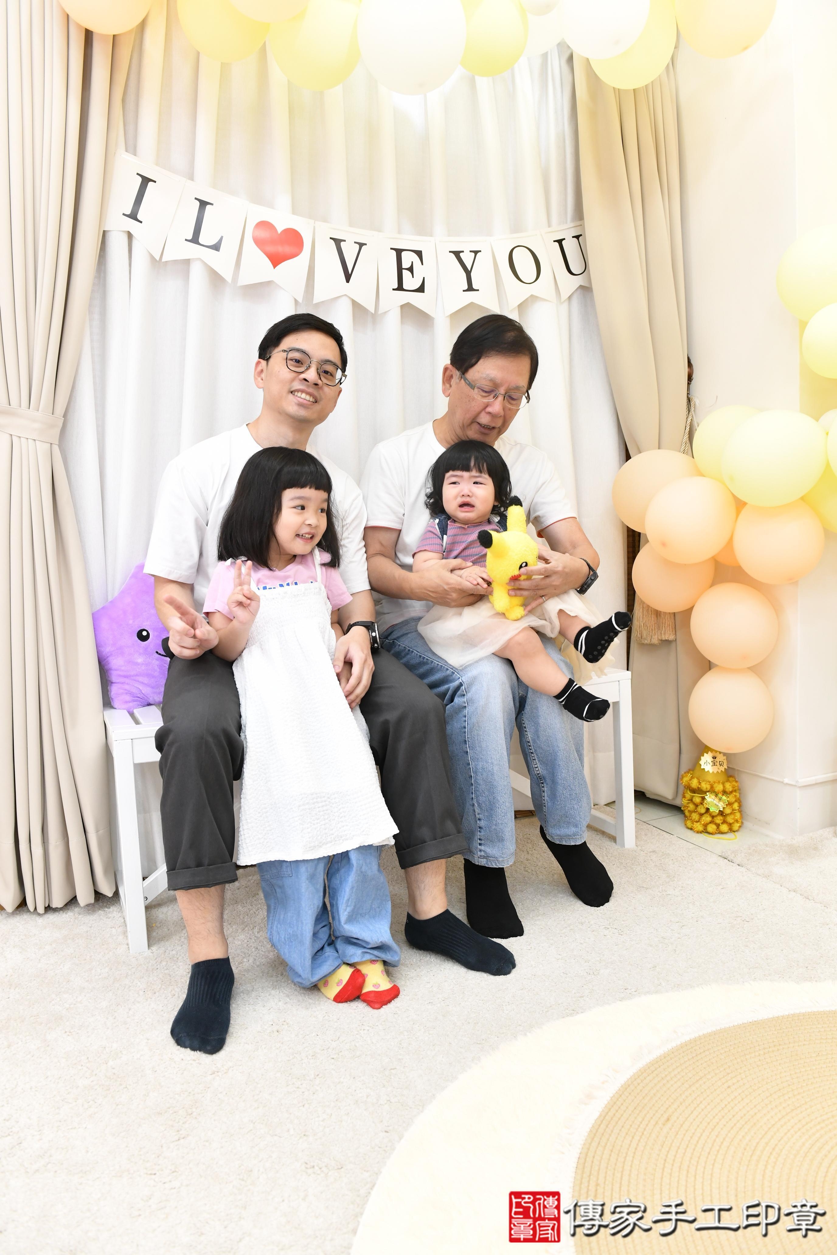 傳家手工印章高雄店、抓周、度脺、美式風會場、傳家嬰兒古禮、吉祥話、抓周道具物品24種、拍照。抓周證書。寶寶抓周、滿周歲、生日快樂、祝福