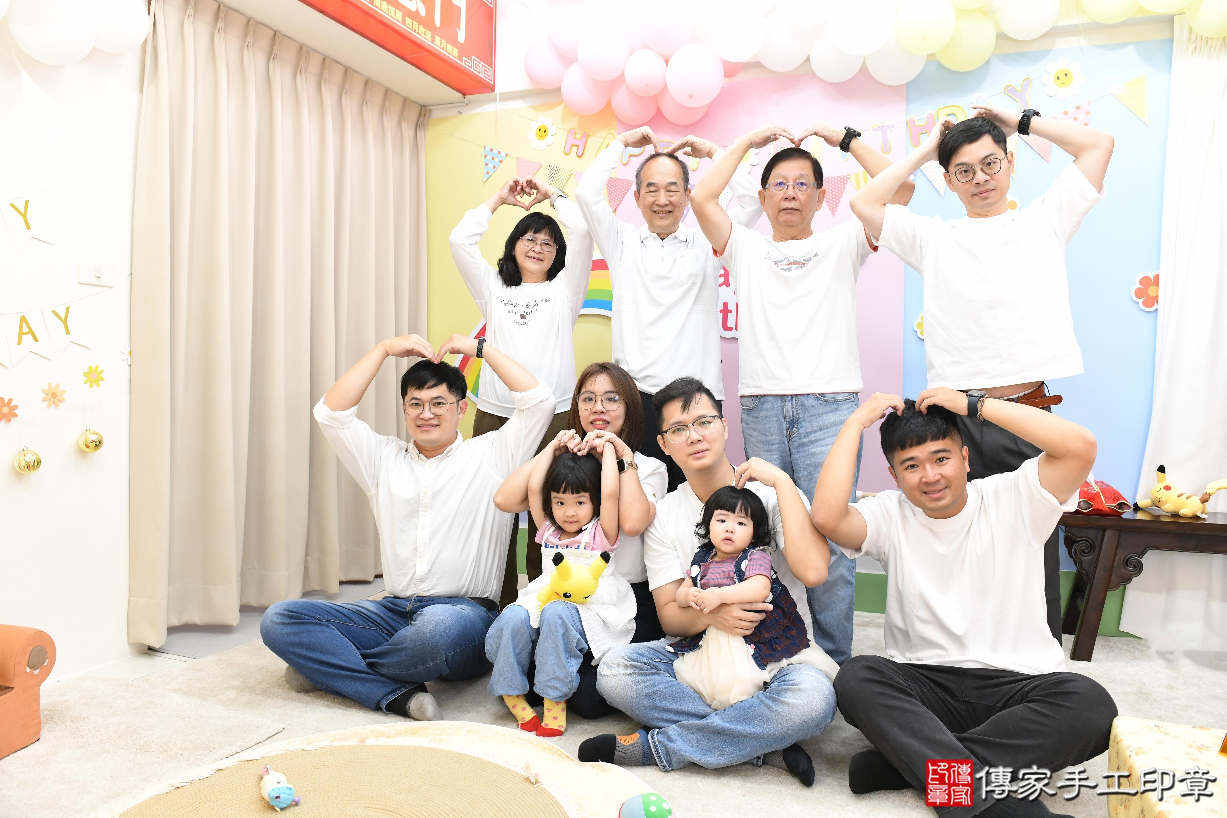 傳家手工印章高雄店、抓周、度脺、美式風會場、傳家嬰兒古禮、吉祥話、抓周道具物品24種、拍照。抓周證書。寶寶抓周、滿周歲、生日快樂、祝福