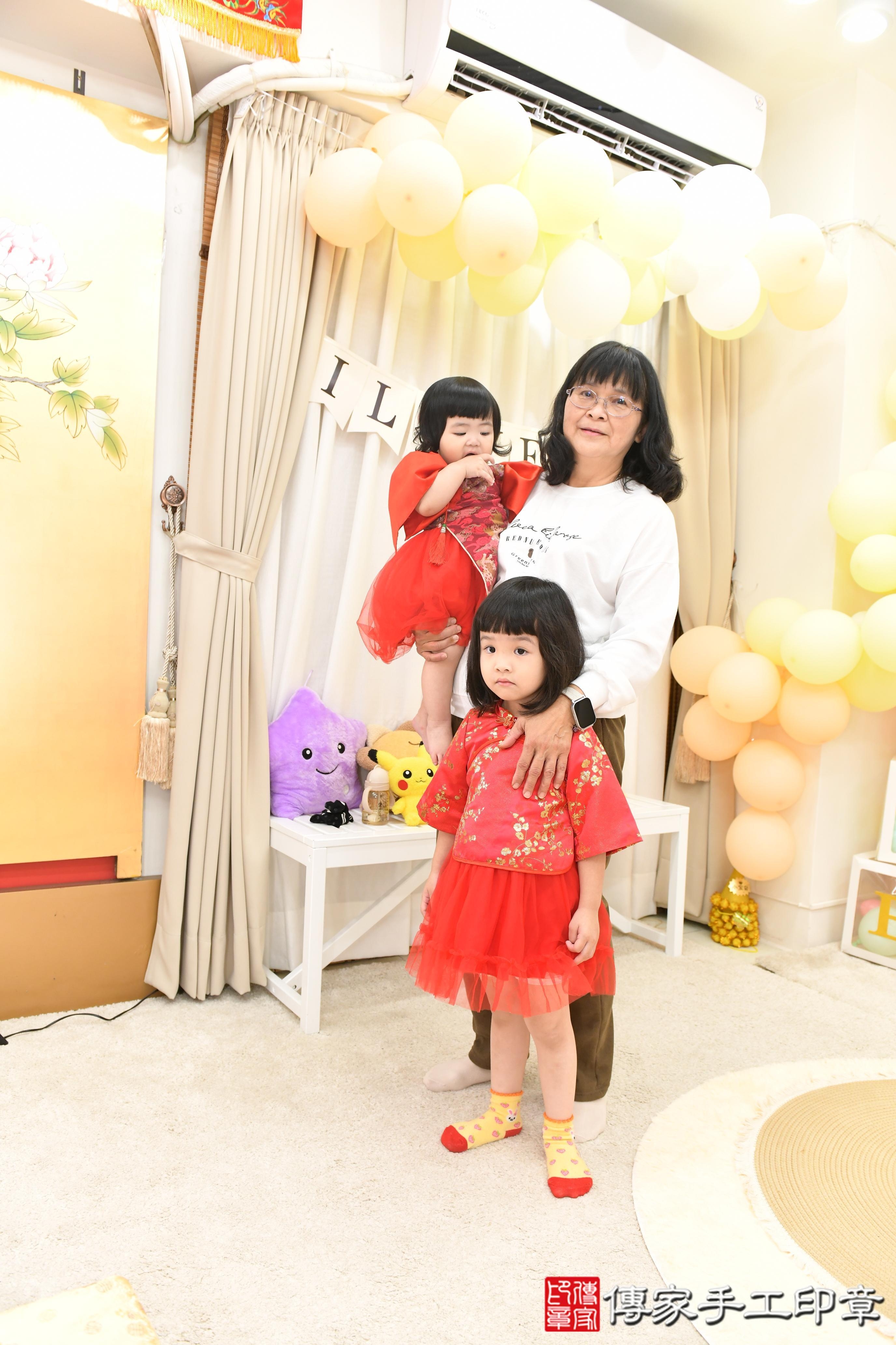 傳家手工印章高雄店、抓周、度脺、美式風會場、傳家嬰兒古禮、吉祥話、抓周道具物品24種、拍照。抓周證書。寶寶抓周、滿周歲、生日快樂、祝福