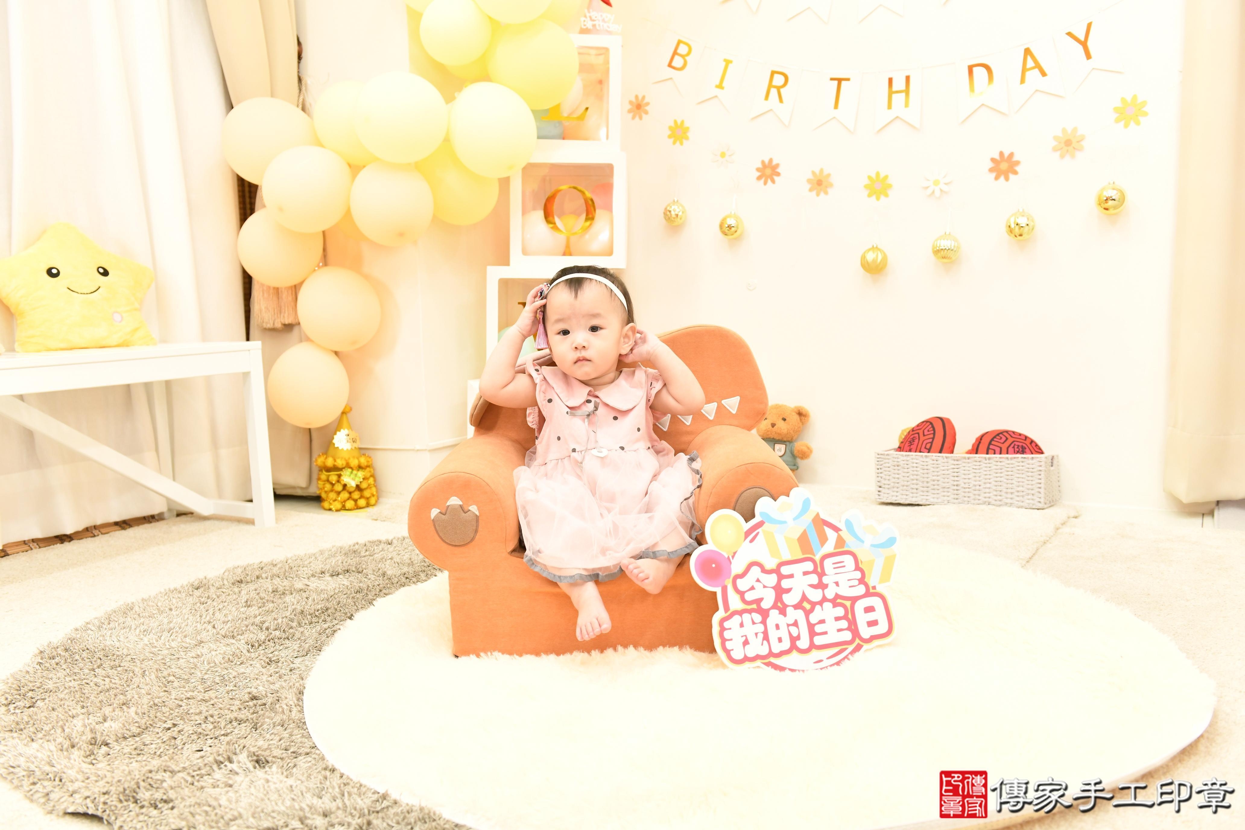 傳家手工印章高雄店、抓周、度脺、美式風會場、傳家嬰兒古禮、吉祥話、抓周道具物品24種、拍照。抓周證書。寶寶抓周、滿周歲、生日快樂、祝福 傳家手工印章高雄店、抓周、度脺、美式風會場、傳家嬰兒古禮、吉祥話、抓周道具物品24種、拍照。抓周證書。寶寶抓周、滿周歲、生日快樂、祝福