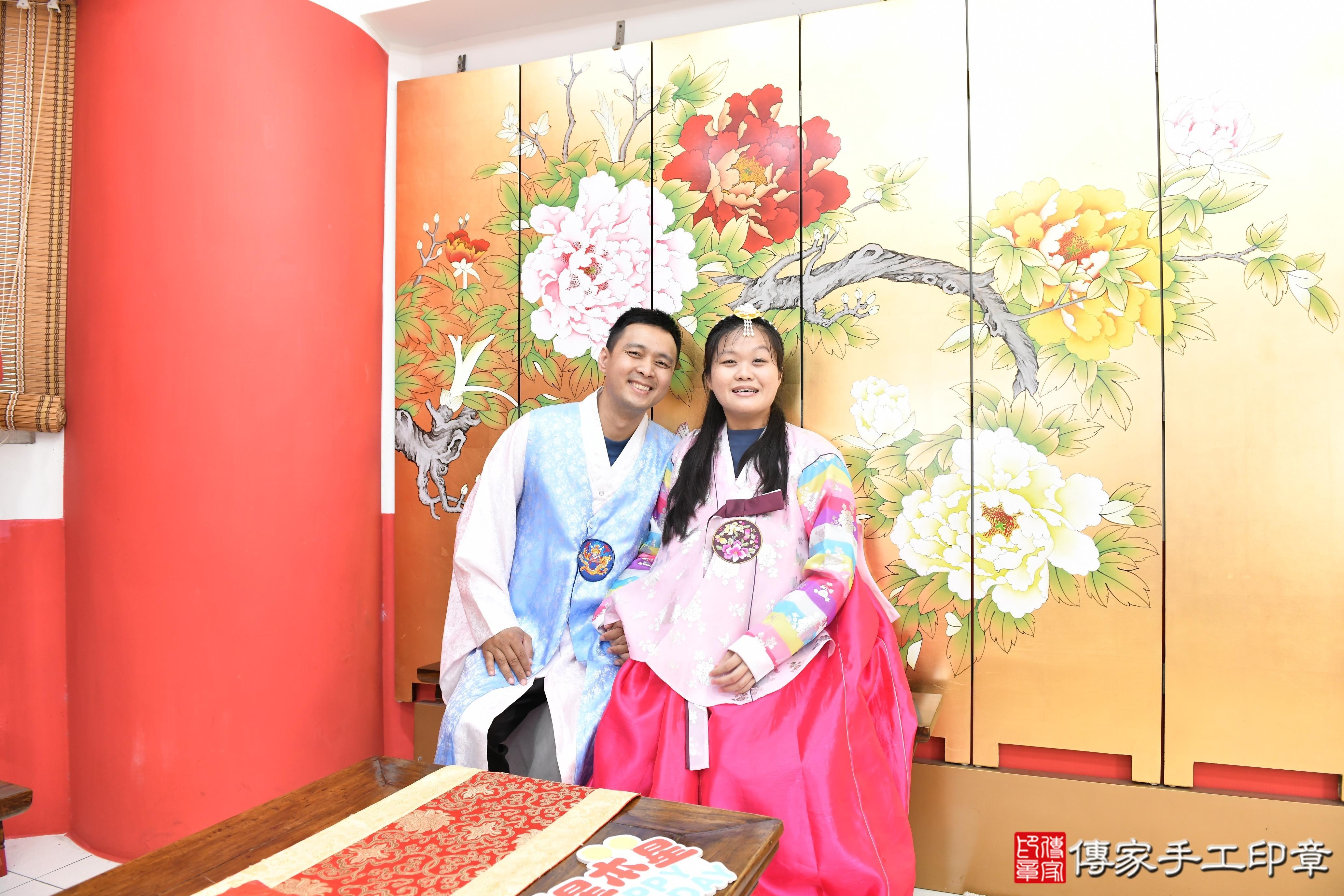 傳家手工印章高雄店、抓周、度脺、美式風會場、傳家嬰兒古禮、吉祥話、抓周道具物品24種、拍照。抓周證書。寶寶抓周、滿周歲、生日快樂、祝福