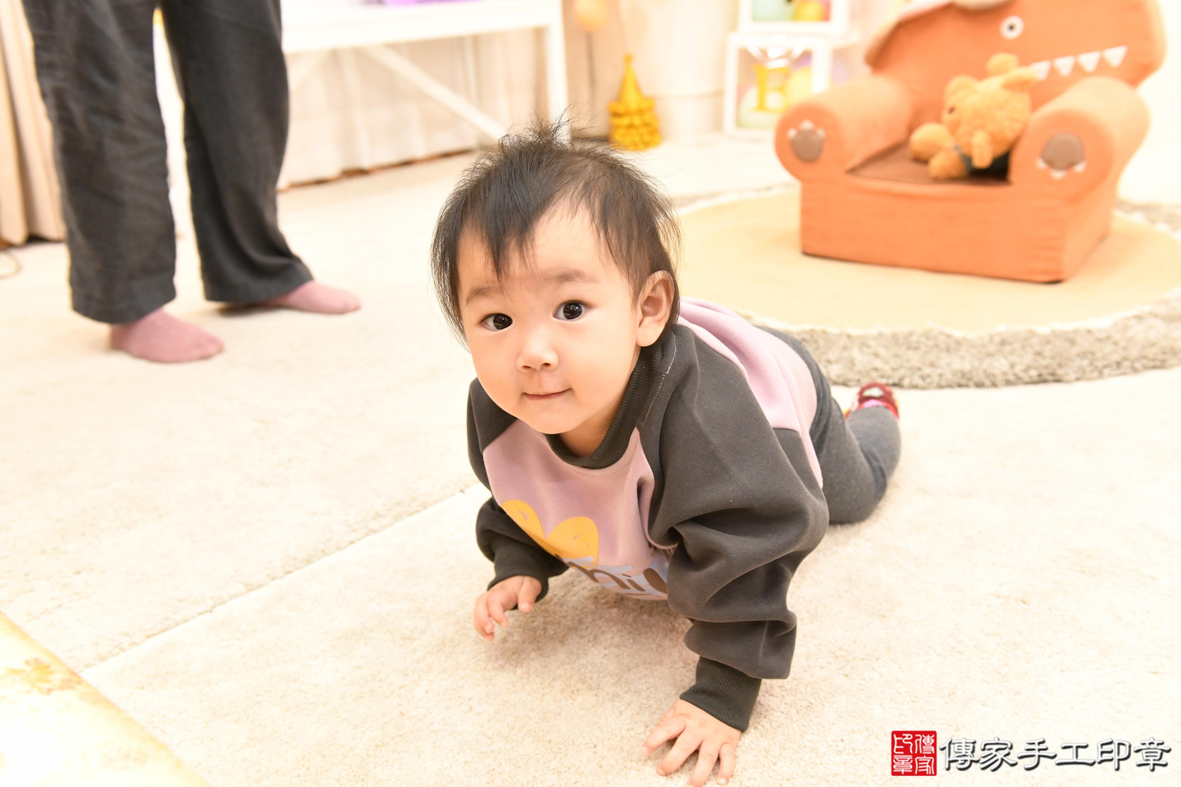 傳家手工印章高雄店、抓周、度脺、美式風會場、傳家嬰兒古禮、吉祥話、抓周道具物品24種、拍照。抓周證書。寶寶抓周、滿周歲、生日快樂、祝福 傳家手工印章高雄店、抓周、度脺、美式風會場、傳家嬰兒古禮、吉祥話、抓周道具物品24種、拍照。抓周證書。寶寶抓周、滿周歲、生日快樂、祝福