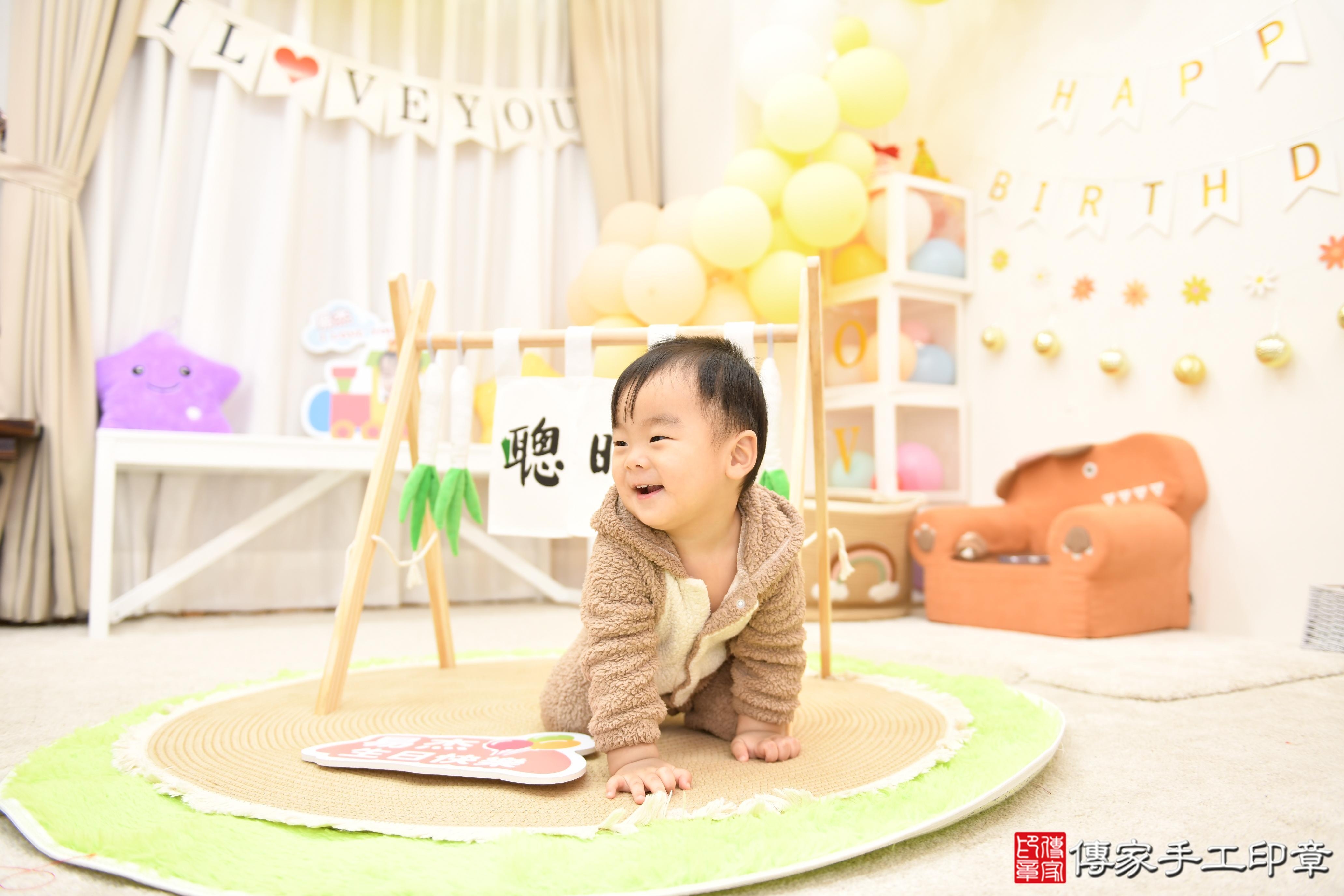 傳家手工印章高雄店、抓周、度脺、美式風會場、傳家嬰兒古禮、吉祥話、抓周道具物品24種、拍照。抓周證書。寶寶抓周、滿周歲、生日快樂、祝福 傳家手工印章高雄店、抓周、度脺、美式風會場、傳家嬰兒古禮、吉祥話、抓周道具物品24種、拍照。抓周證書。寶寶抓周、滿周歲、生日快樂、祝福