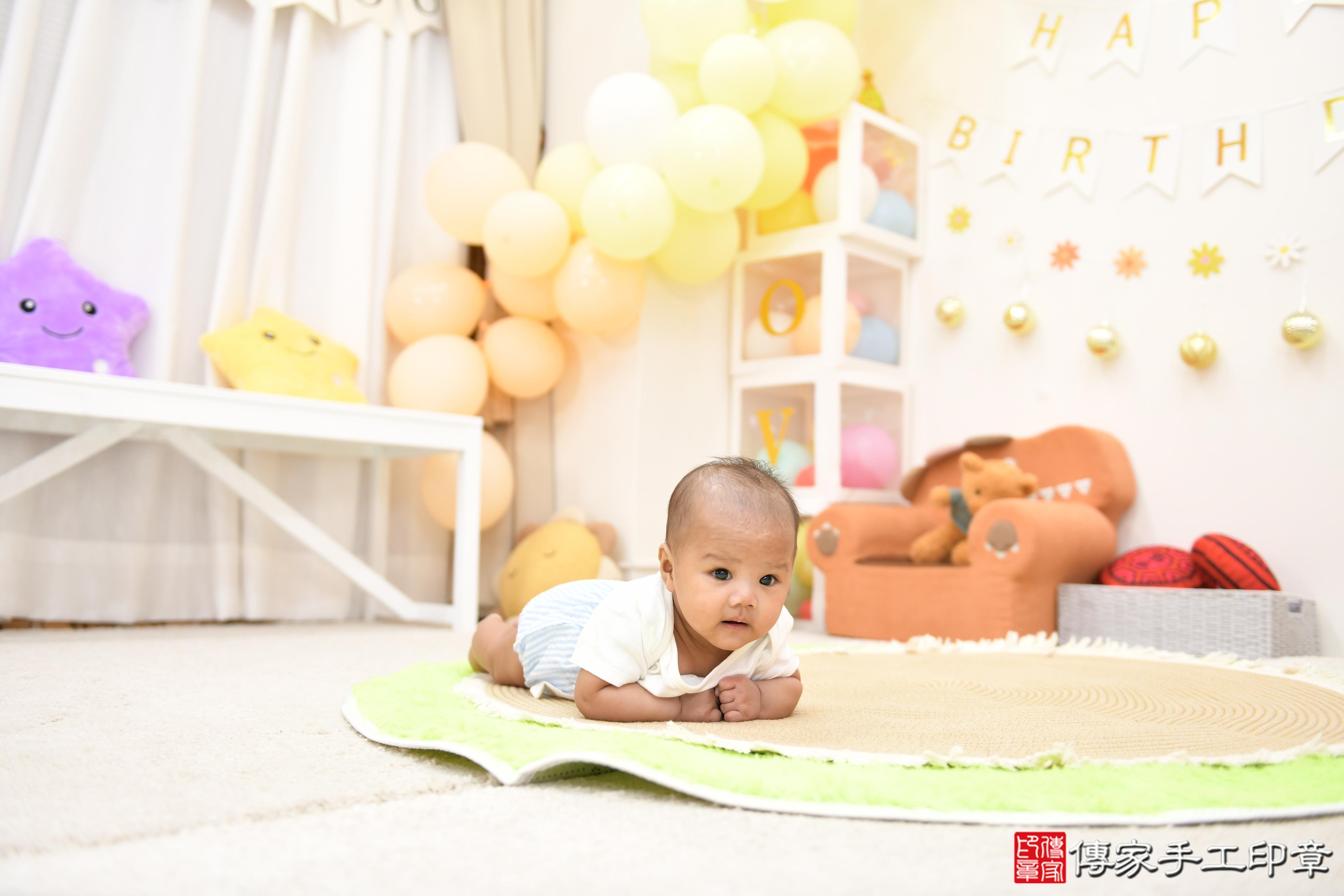 傳家手工印章高雄店、抓周、度脺、美式風會場、傳家嬰兒古禮、吉祥話、抓周道具物品24種、拍照。抓周證書。寶寶抓周、滿周歲、生日快樂、祝福