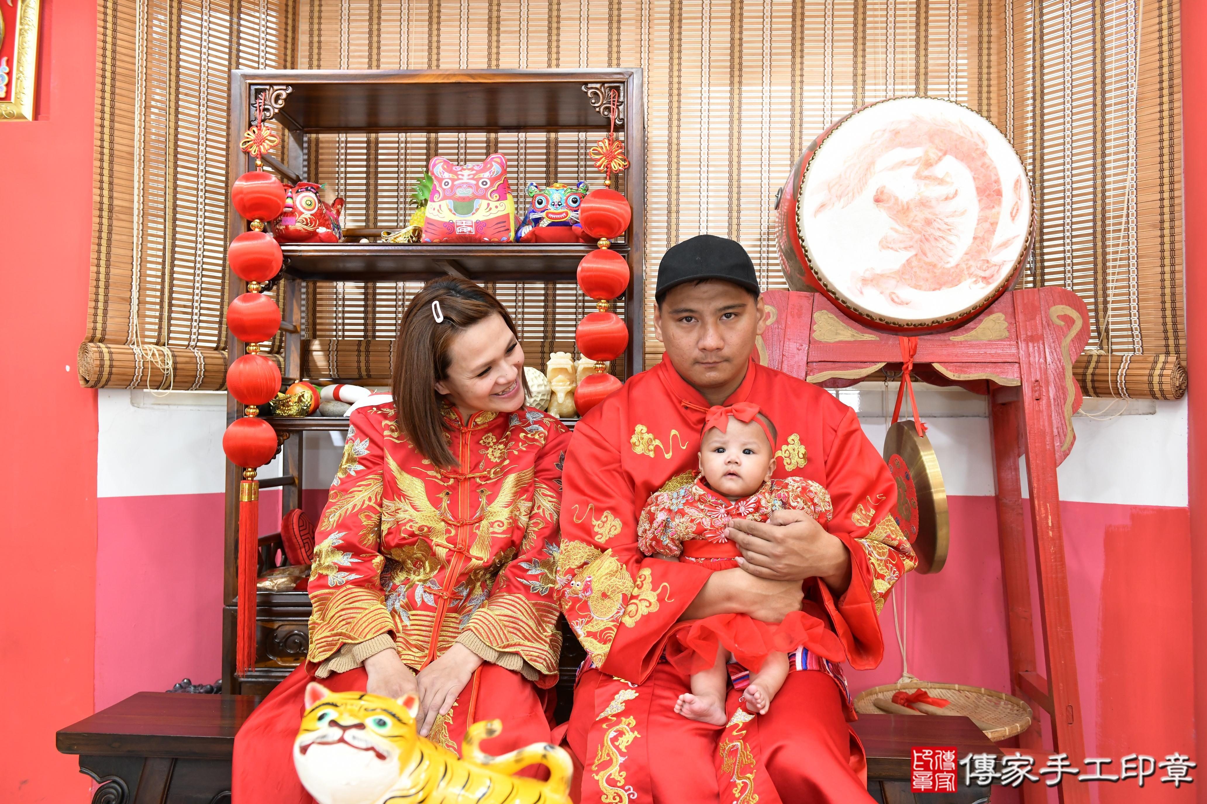 傳家手工印章高雄店、抓周、度脺、美式風會場、傳家嬰兒古禮、吉祥話、抓周道具物品24種、拍照。抓周證書。寶寶抓周、滿周歲、生日快樂、祝福