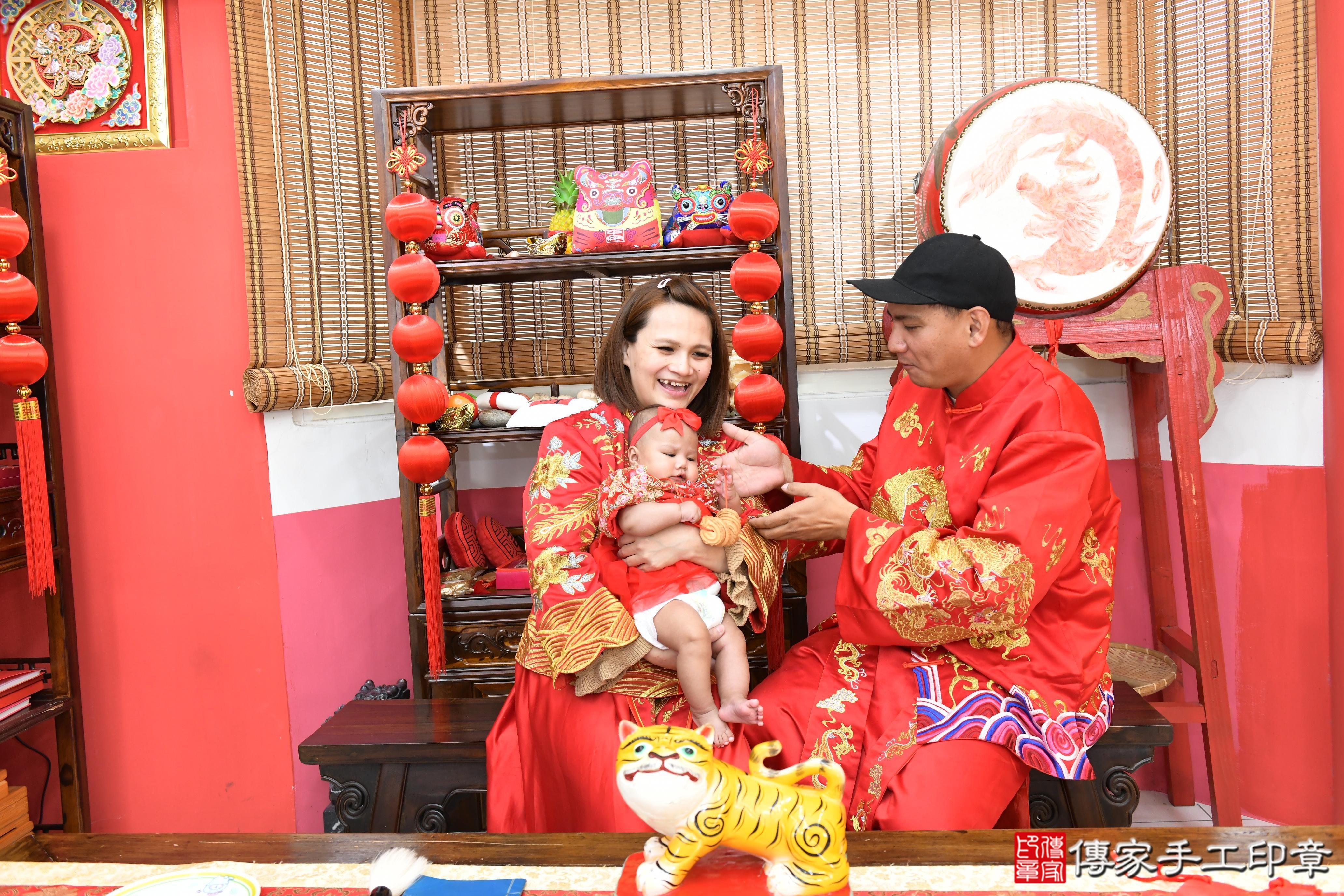 傳家手工印章高雄店、抓周、度脺、美式風會場、傳家嬰兒古禮、吉祥話、抓周道具物品24種、拍照。抓周證書。寶寶抓周、滿周歲、生日快樂、祝福