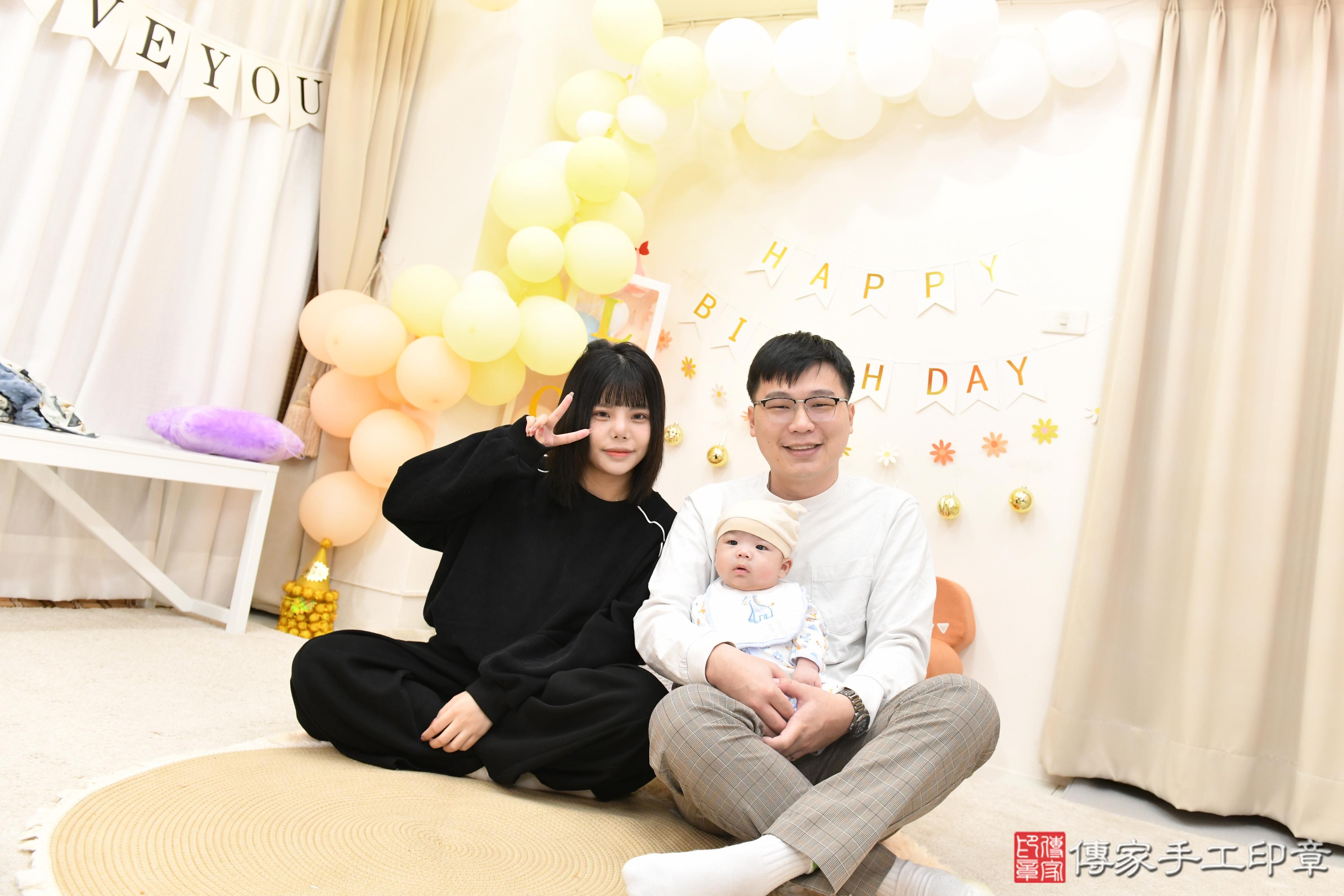 傳家手工印章高雄店、抓周、度脺、美式風會場、傳家嬰兒古禮、吉祥話、抓周道具物品24種、拍照。抓周證書。寶寶抓周、滿周歲、生日快樂、祝福