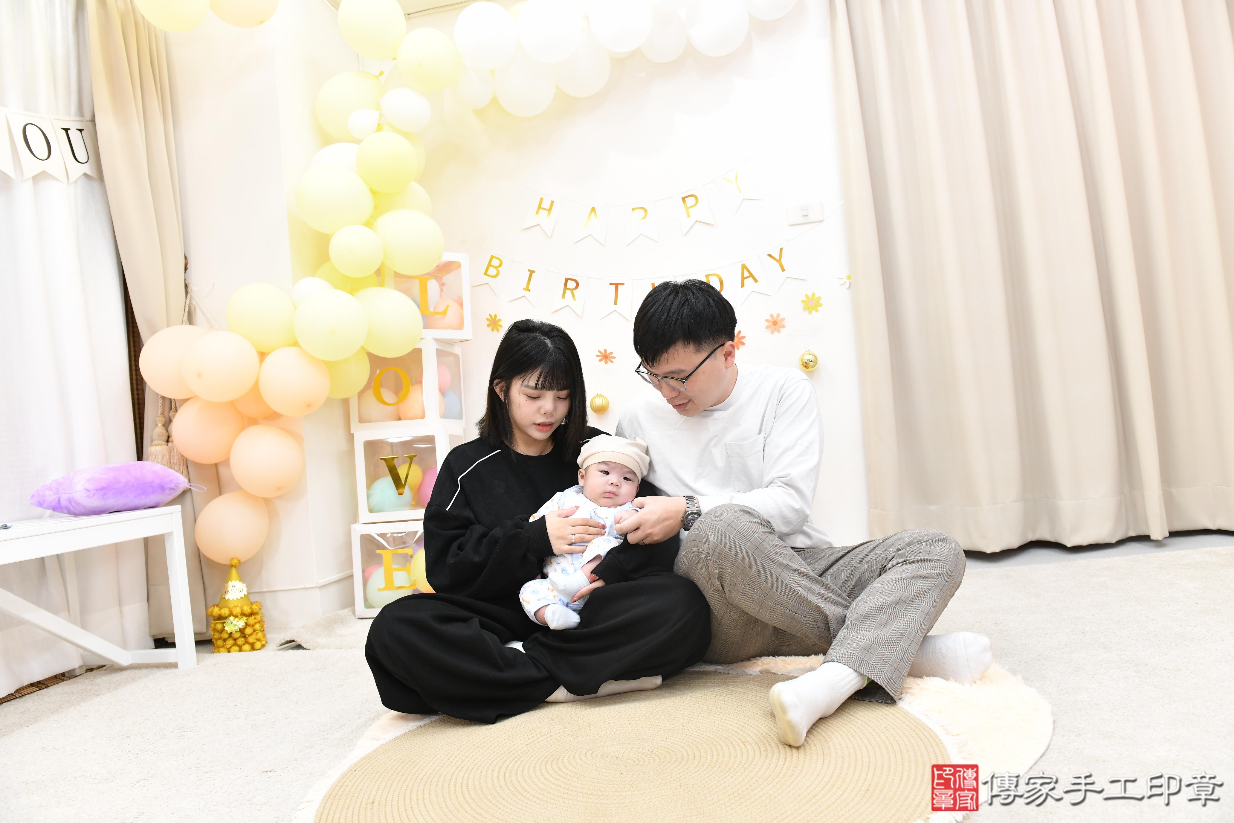 傳家手工印章高雄店、抓周、度脺、美式風會場、傳家嬰兒古禮、吉祥話、抓周道具物品24種、拍照。抓周證書。寶寶抓周、滿周歲、生日快樂、祝福