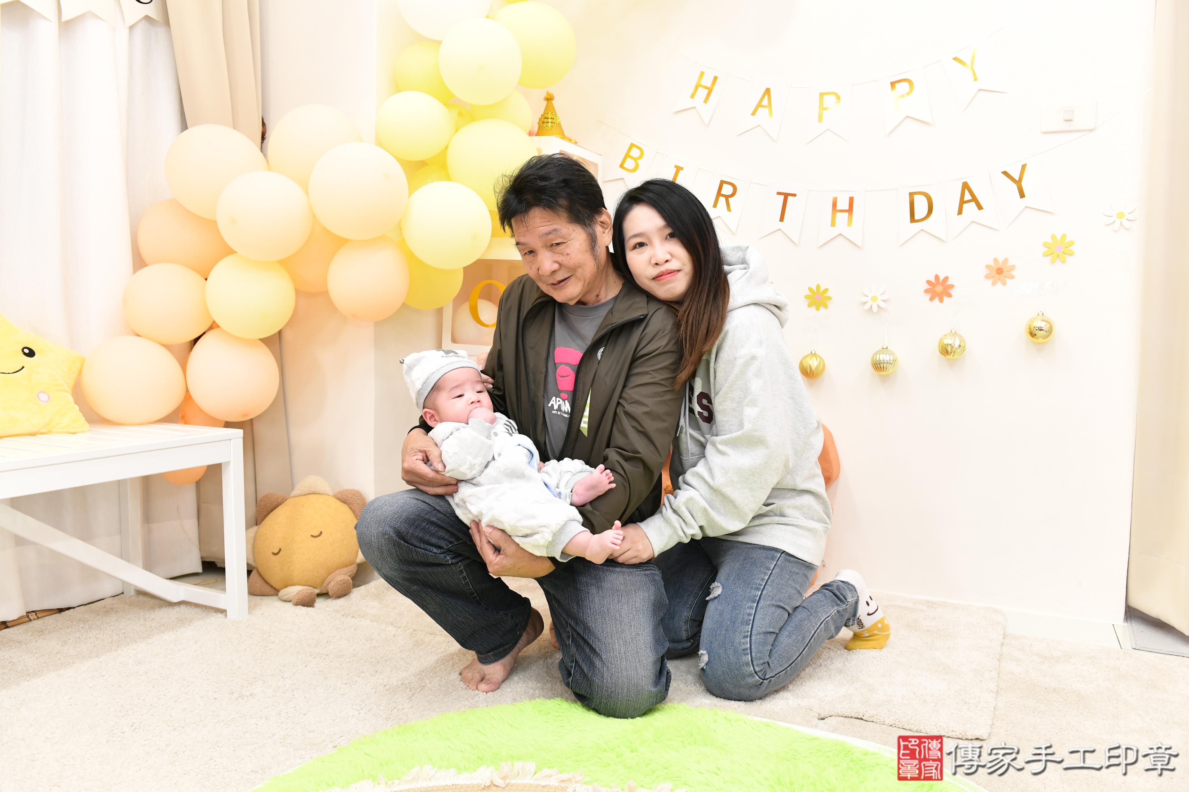 傳家手工印章高雄店、抓周、度脺、美式風會場、傳家嬰兒古禮、吉祥話、抓周道具物品24種、拍照。抓周證書。寶寶抓周、滿周歲、生日快樂、祝福 傳家手工印章高雄店、抓周、度脺、美式風會場、傳家嬰兒古禮、吉祥話、抓周道具物品24種、拍照。抓周證書。寶寶抓周、滿周歲、生日快樂、祝福