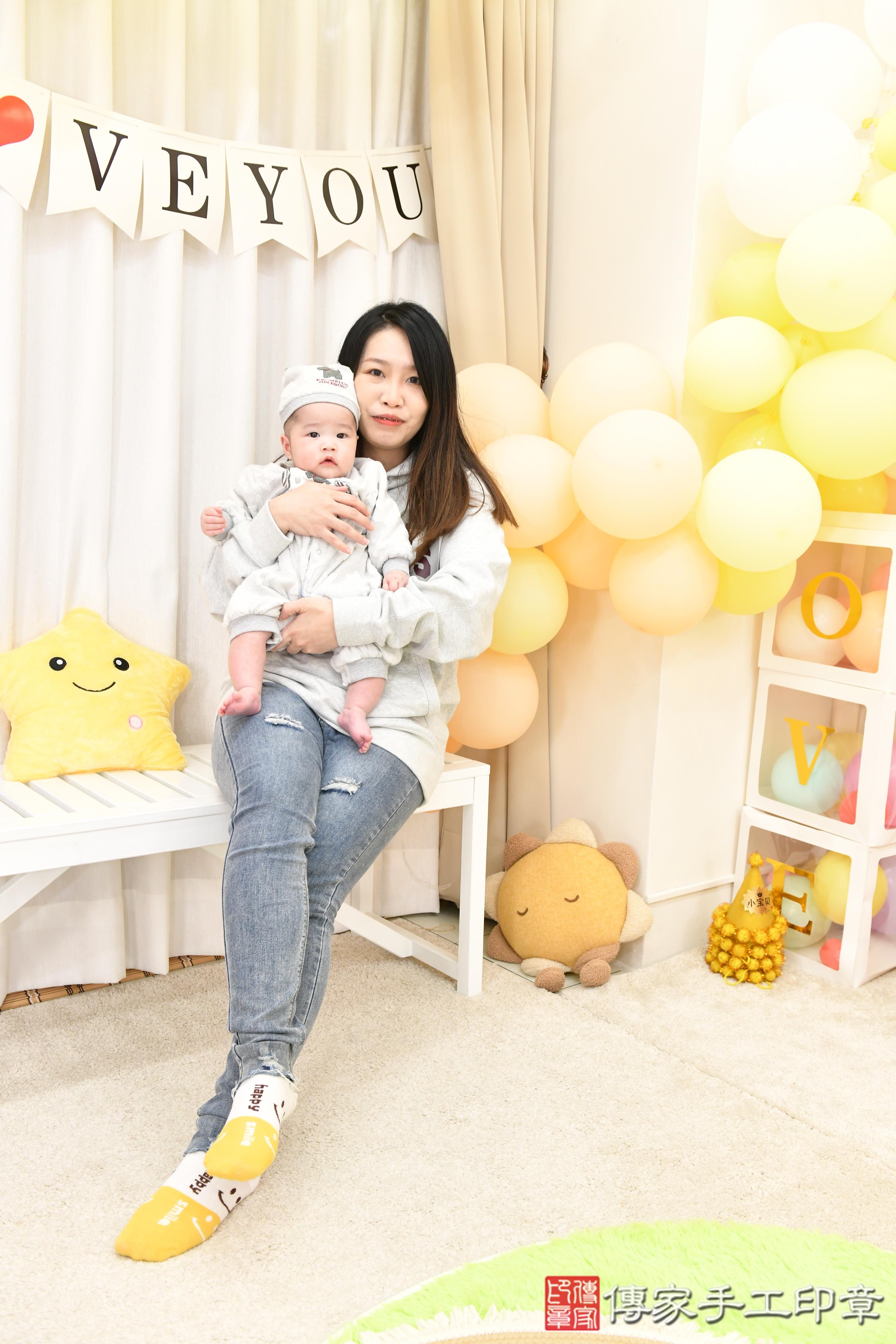 傳家手工印章高雄店、抓周、度脺、美式風會場、傳家嬰兒古禮、吉祥話、抓周道具物品24種、拍照。抓周證書。寶寶抓周、滿周歲、生日快樂、祝福 傳家手工印章高雄店、抓周、度脺、美式風會場、傳家嬰兒古禮、吉祥話、抓周道具物品24種、拍照。抓周證書。寶寶抓周、滿周歲、生日快樂、祝福