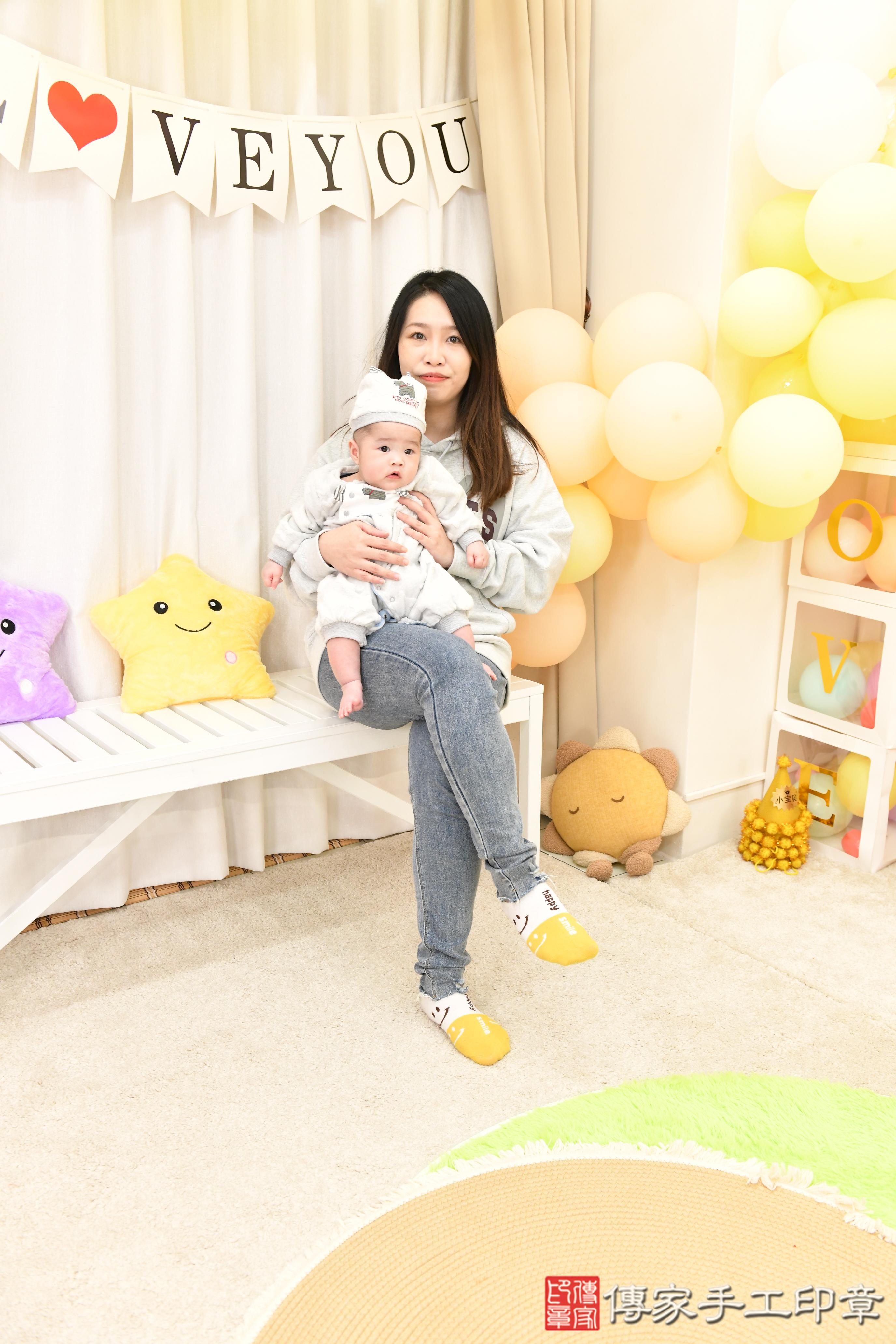 傳家手工印章高雄店、抓周、度脺、美式風會場、傳家嬰兒古禮、吉祥話、抓周道具物品24種、拍照。抓周證書。寶寶抓周、滿周歲、生日快樂、祝福 傳家手工印章高雄店、抓周、度脺、美式風會場、傳家嬰兒古禮、吉祥話、抓周道具物品24種、拍照。抓周證書。寶寶抓周、滿周歲、生日快樂、祝福