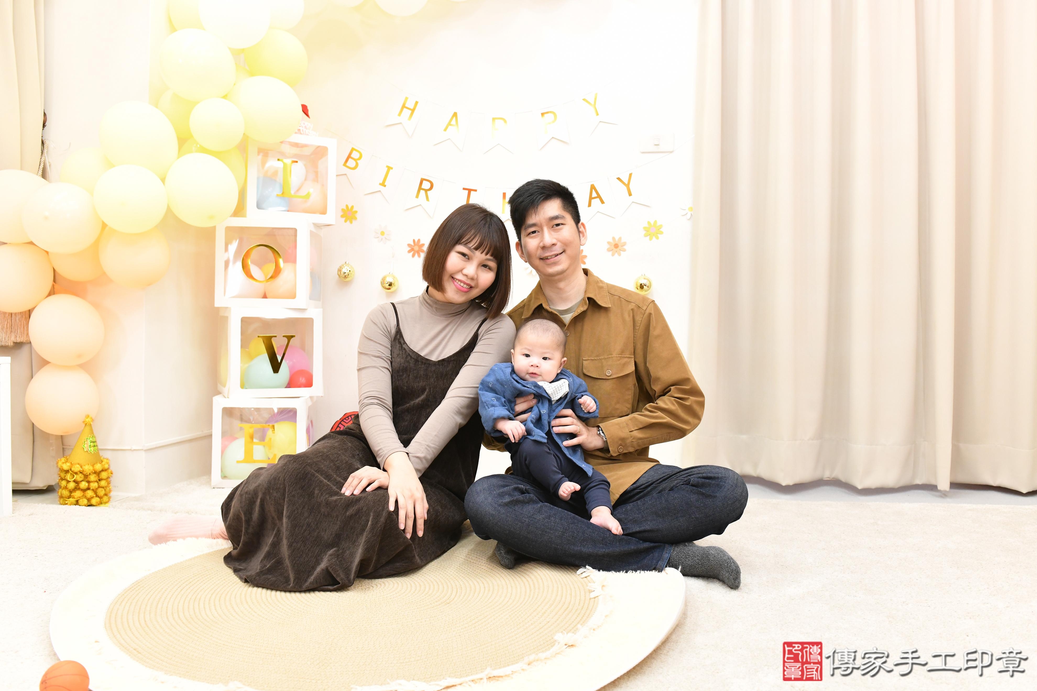 傳家手工印章高雄店、抓周、度脺、美式風會場、傳家嬰兒古禮、吉祥話、抓周道具物品24種、拍照。抓周證書。寶寶抓周、滿周歲、生日快樂、祝福