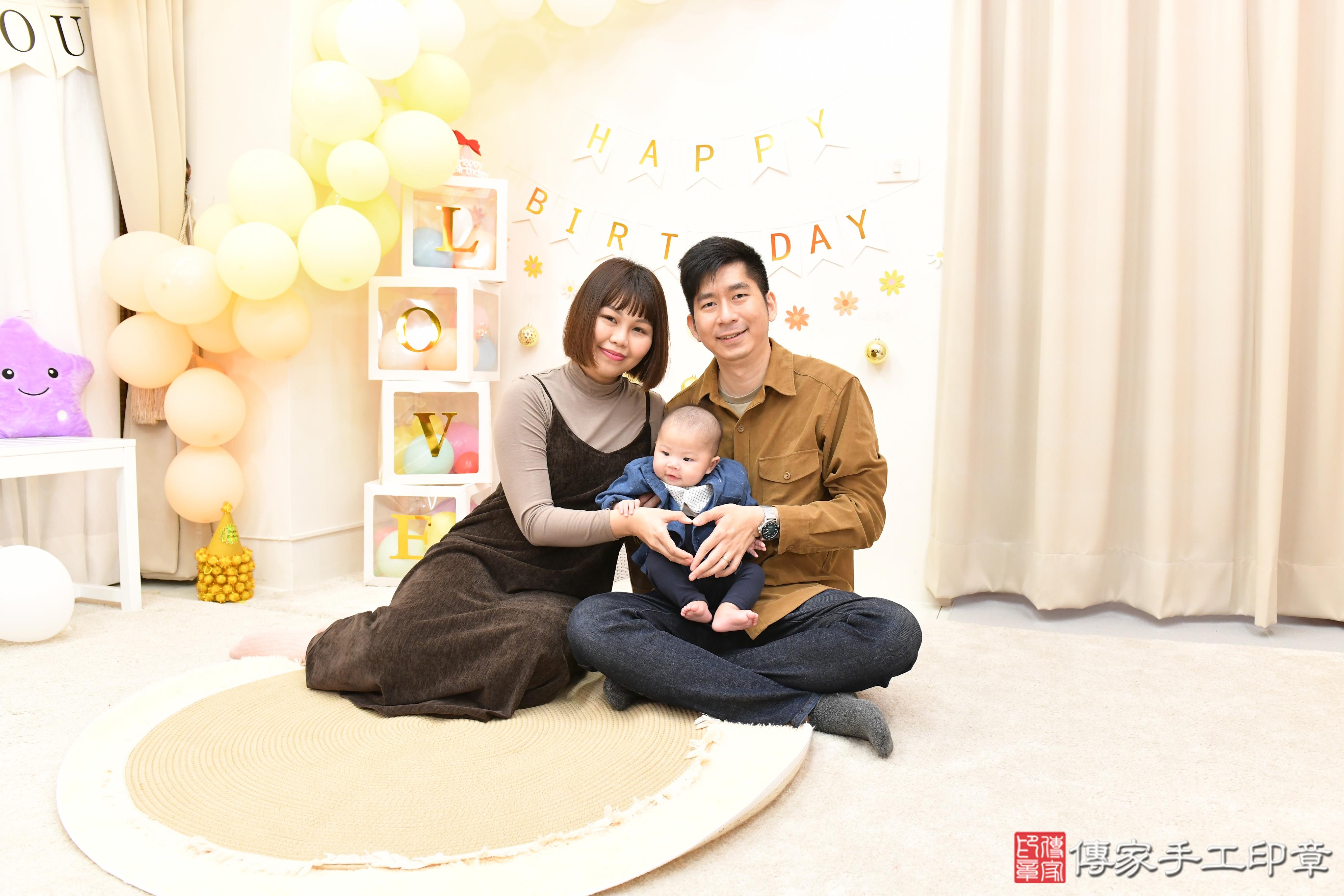 傳家手工印章高雄店、抓周、度脺、美式風會場、傳家嬰兒古禮、吉祥話、抓周道具物品24種、拍照。抓周證書。寶寶抓周、滿周歲、生日快樂、祝福