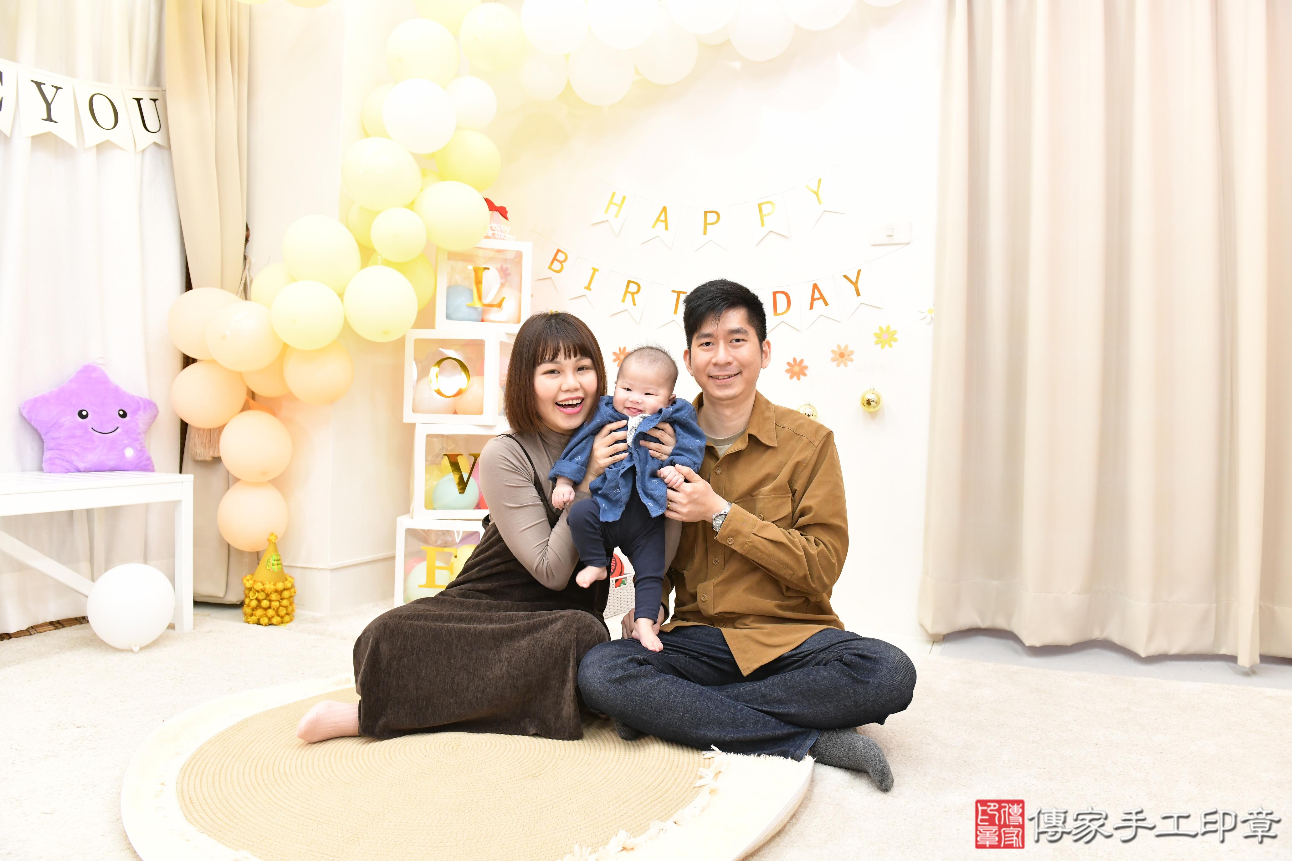 傳家手工印章高雄店、抓周、度脺、美式風會場、傳家嬰兒古禮、吉祥話、抓周道具物品24種、拍照。抓周證書。寶寶抓周、滿周歲、生日快樂、祝福