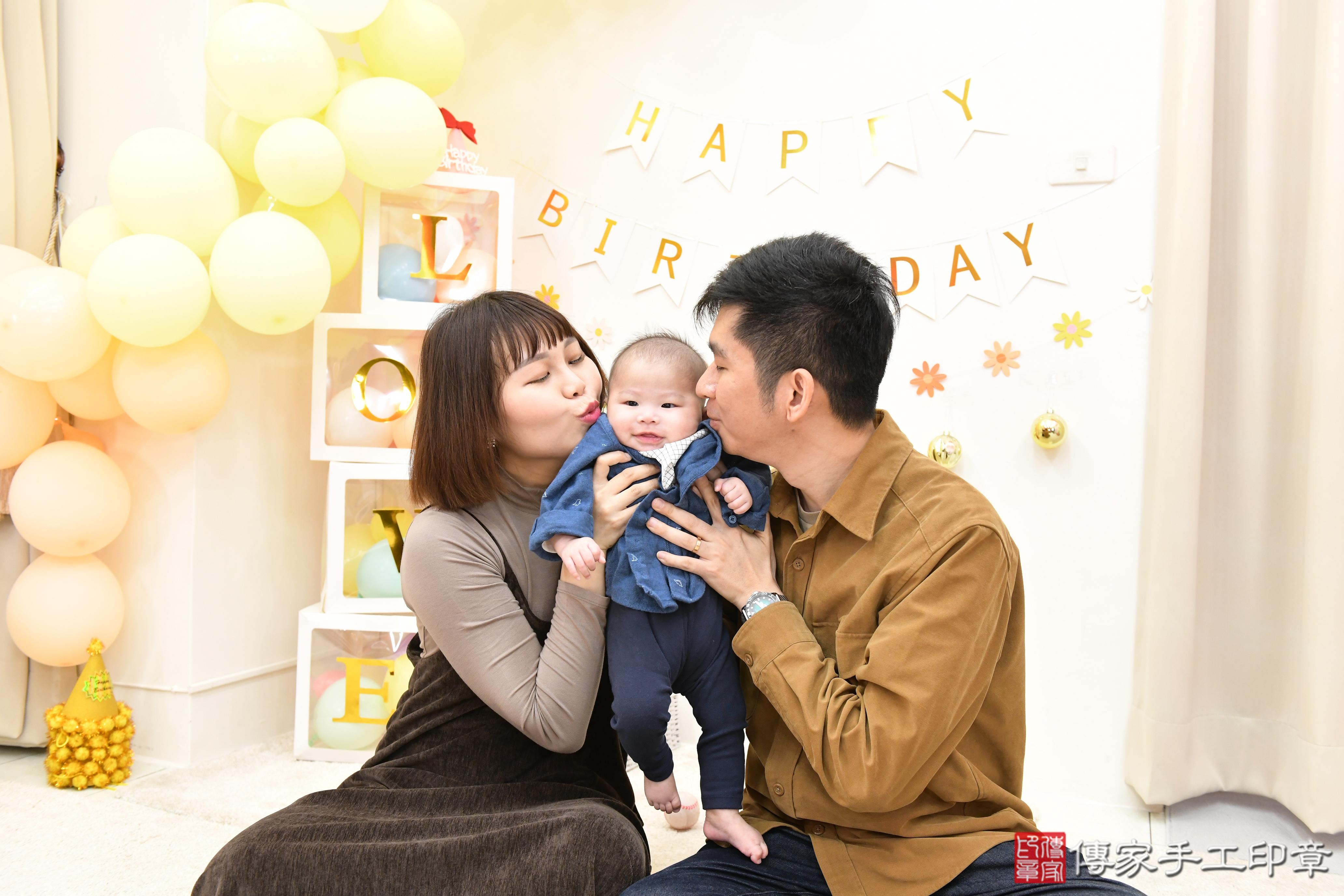 傳家手工印章高雄店、抓周、度脺、美式風會場、傳家嬰兒古禮、吉祥話、抓周道具物品24種、拍照。抓周證書。寶寶抓周、滿周歲、生日快樂、祝福