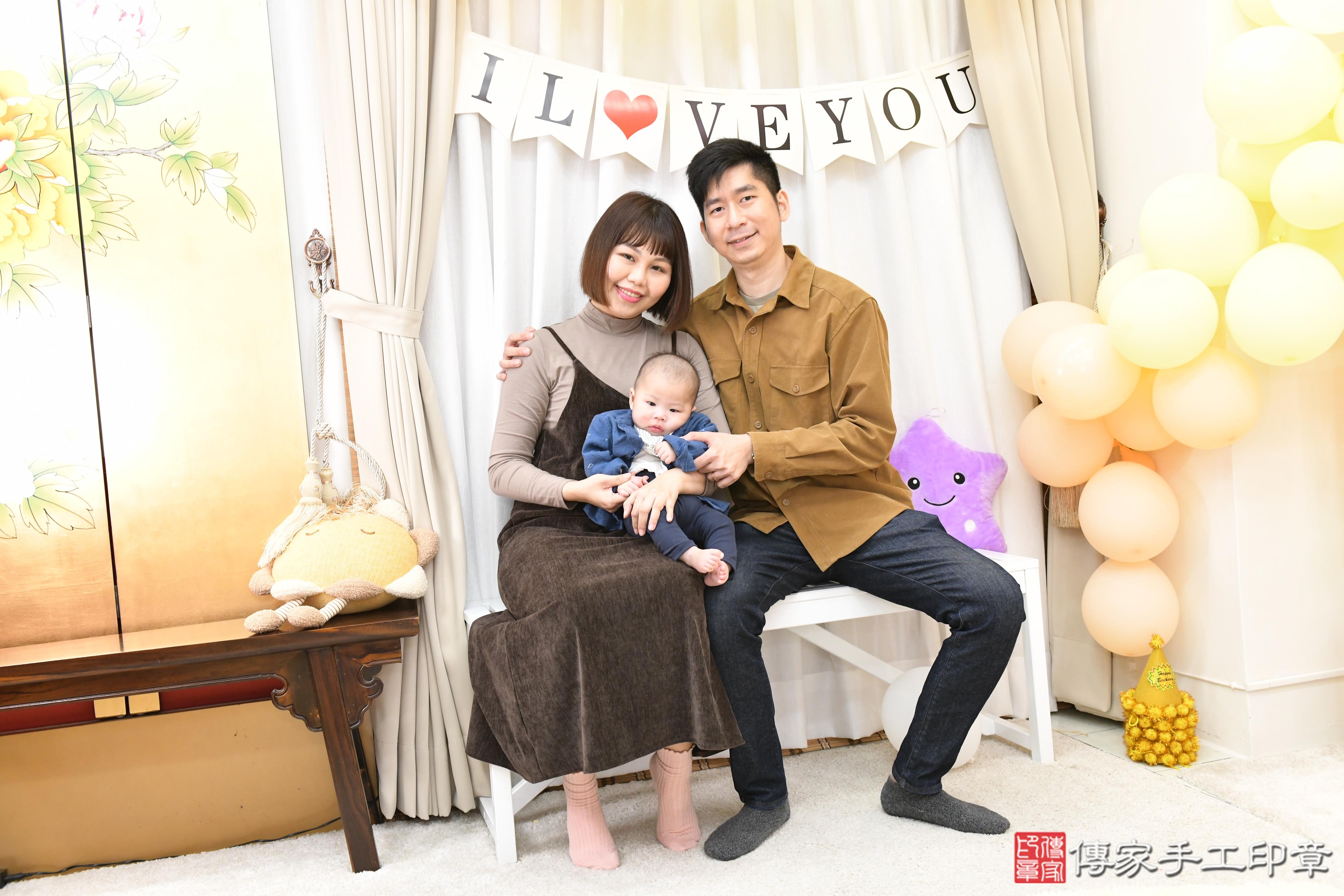 傳家手工印章高雄店、抓周、度脺、美式風會場、傳家嬰兒古禮、吉祥話、抓周道具物品24種、拍照。抓周證書。寶寶抓周、滿周歲、生日快樂、祝福