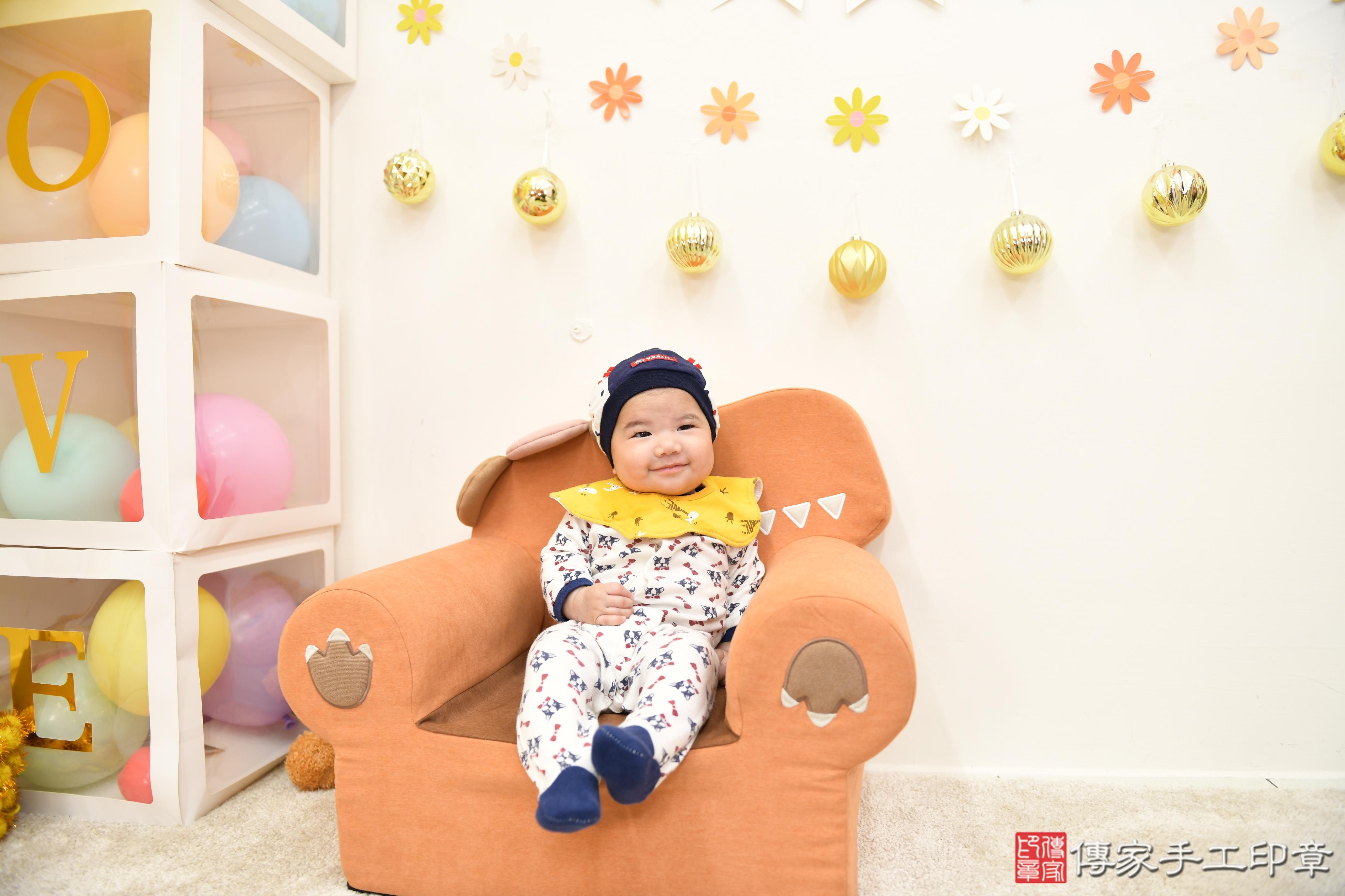 傳家手工印章高雄店、抓周、度脺、美式風會場、傳家嬰兒古禮、吉祥話、抓周道具物品24種、拍照。抓周證書。寶寶抓周、滿周歲、生日快樂、祝福