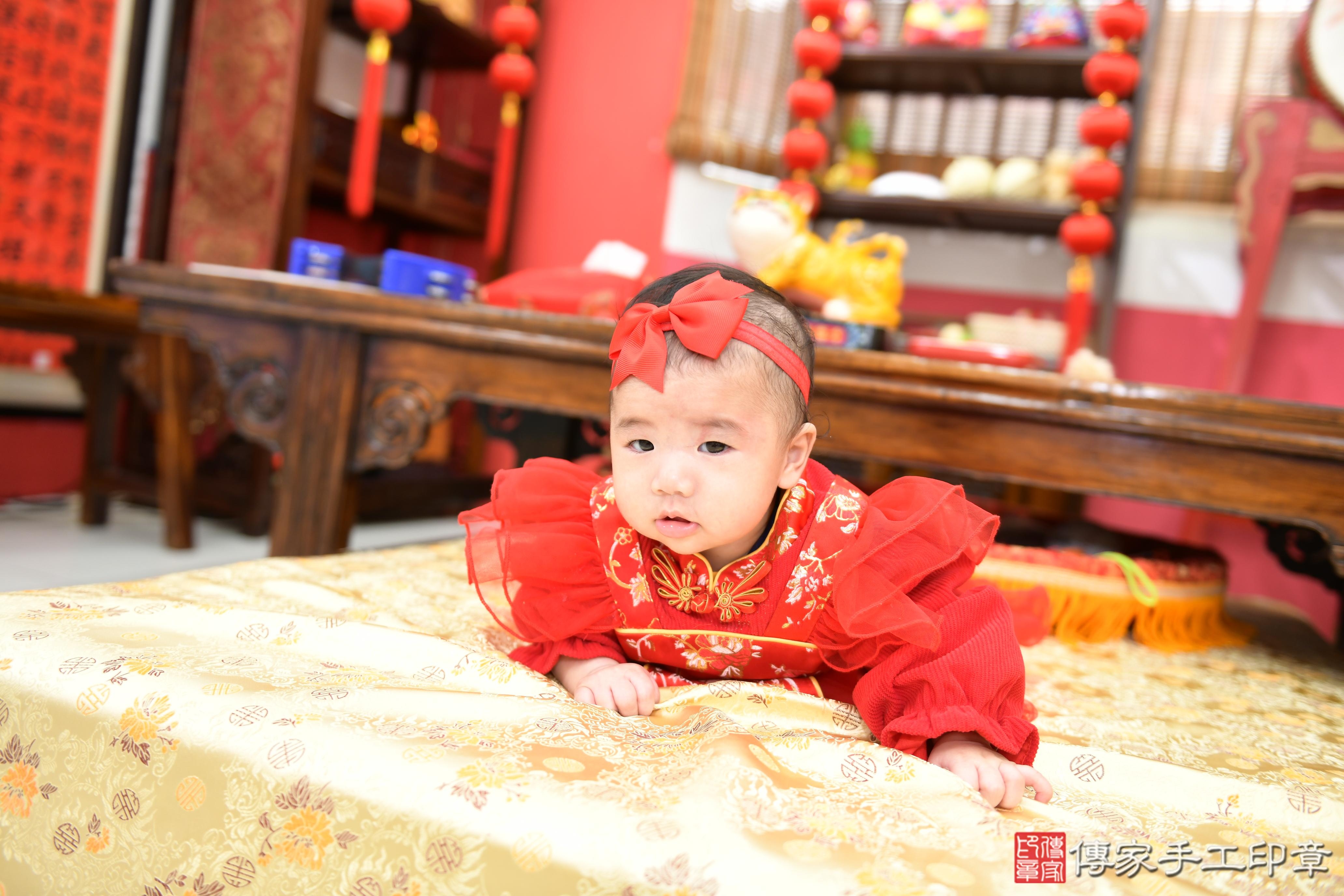 傳家手工印章高雄店、抓周、度脺、美式風會場、傳家嬰兒古禮、吉祥話、抓周道具物品24種、拍照。抓周證書。寶寶抓周、滿周歲、生日快樂、祝福