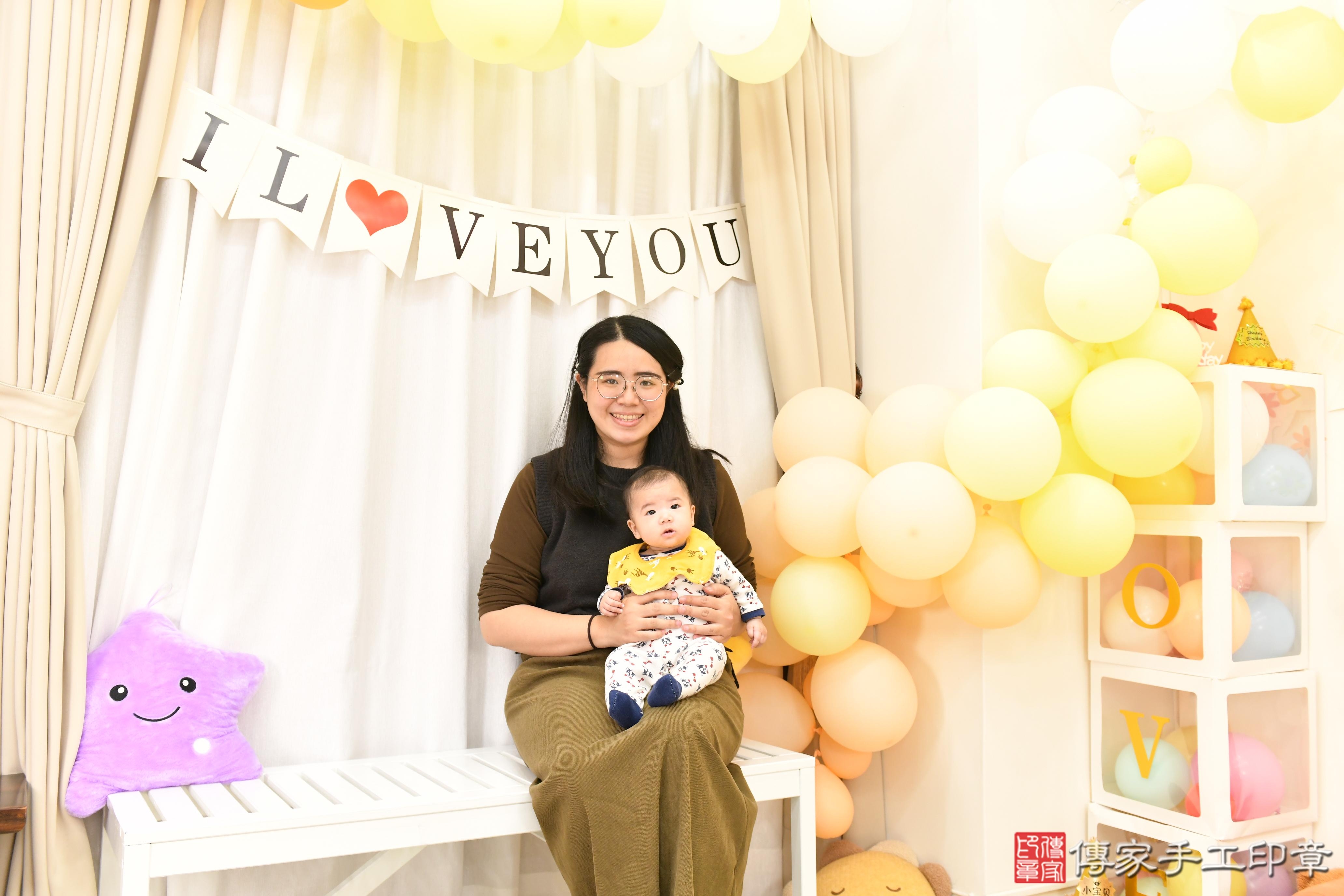 傳家手工印章高雄店、抓周、度脺、美式風會場、傳家嬰兒古禮、吉祥話、抓周道具物品24種、拍照。抓周證書。寶寶抓周、滿周歲、生日快樂、祝福