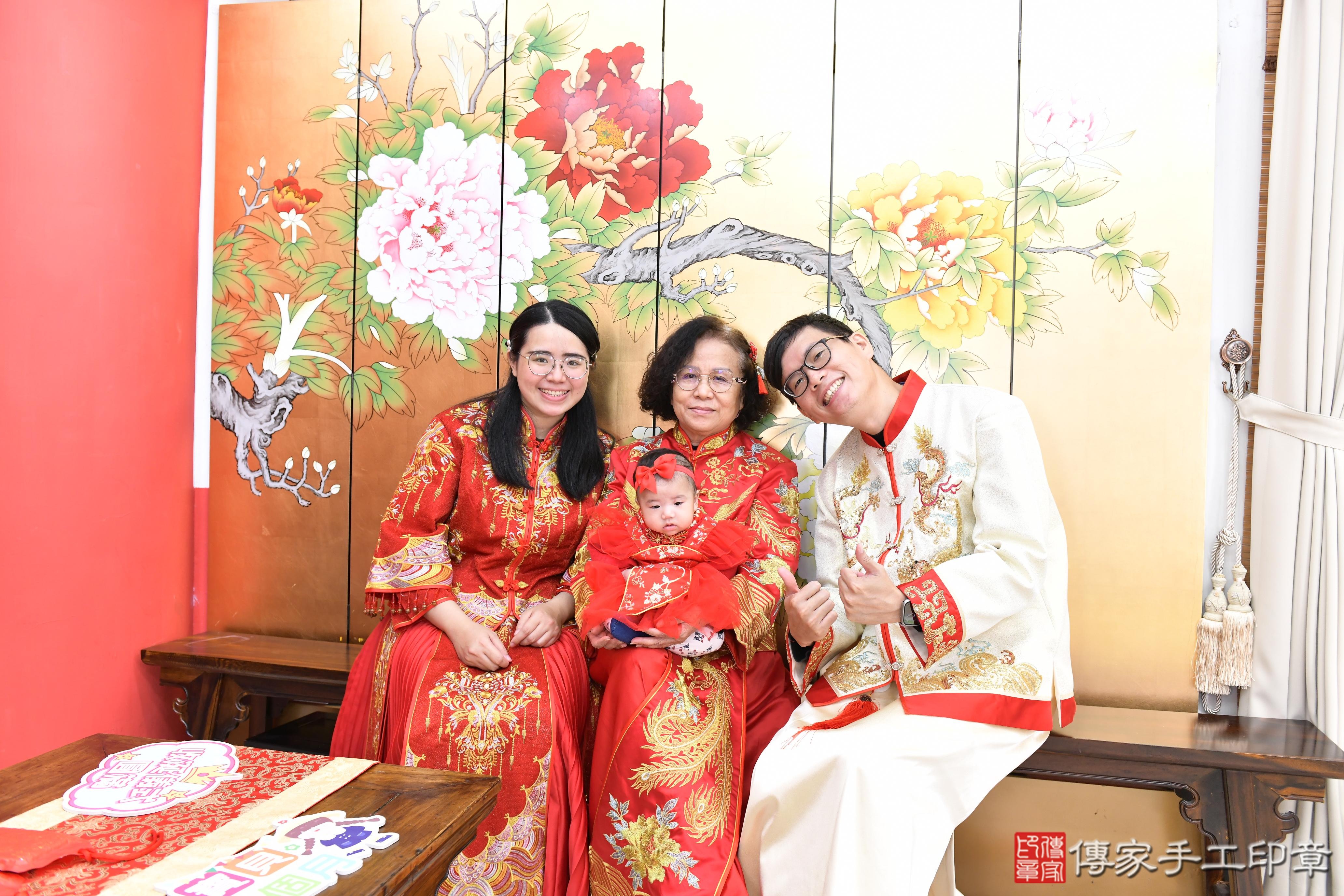 傳家手工印章高雄店、抓周、度脺、美式風會場、傳家嬰兒古禮、吉祥話、抓周道具物品24種、拍照。抓周證書。寶寶抓周、滿周歲、生日快樂、祝福