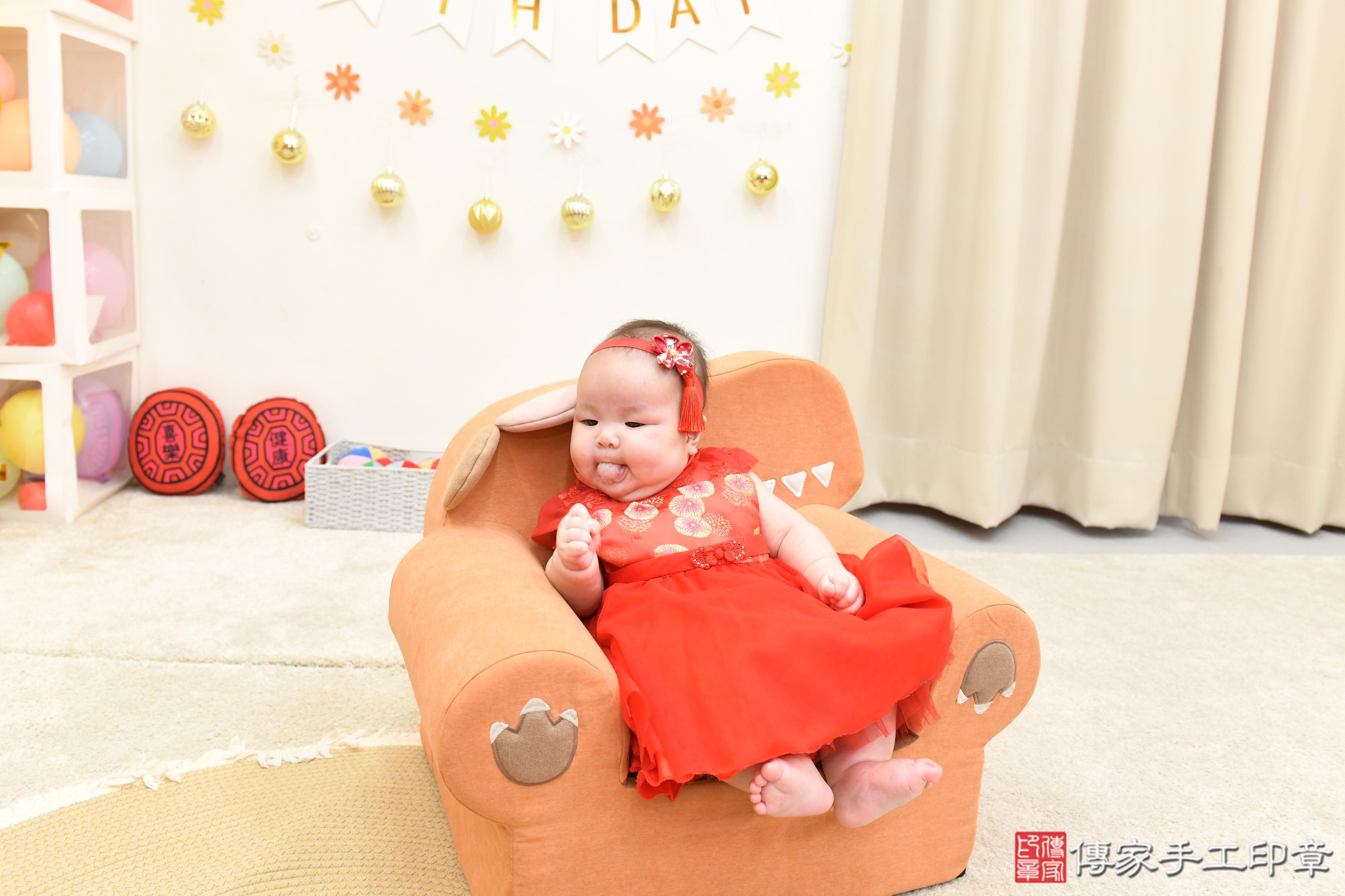傳家手工印章高雄店、抓周、度脺、美式風會場、傳家嬰兒古禮、吉祥話、抓周道具物品24種、拍照。抓周證書。寶寶抓周、滿周歲、生日快樂、祝福