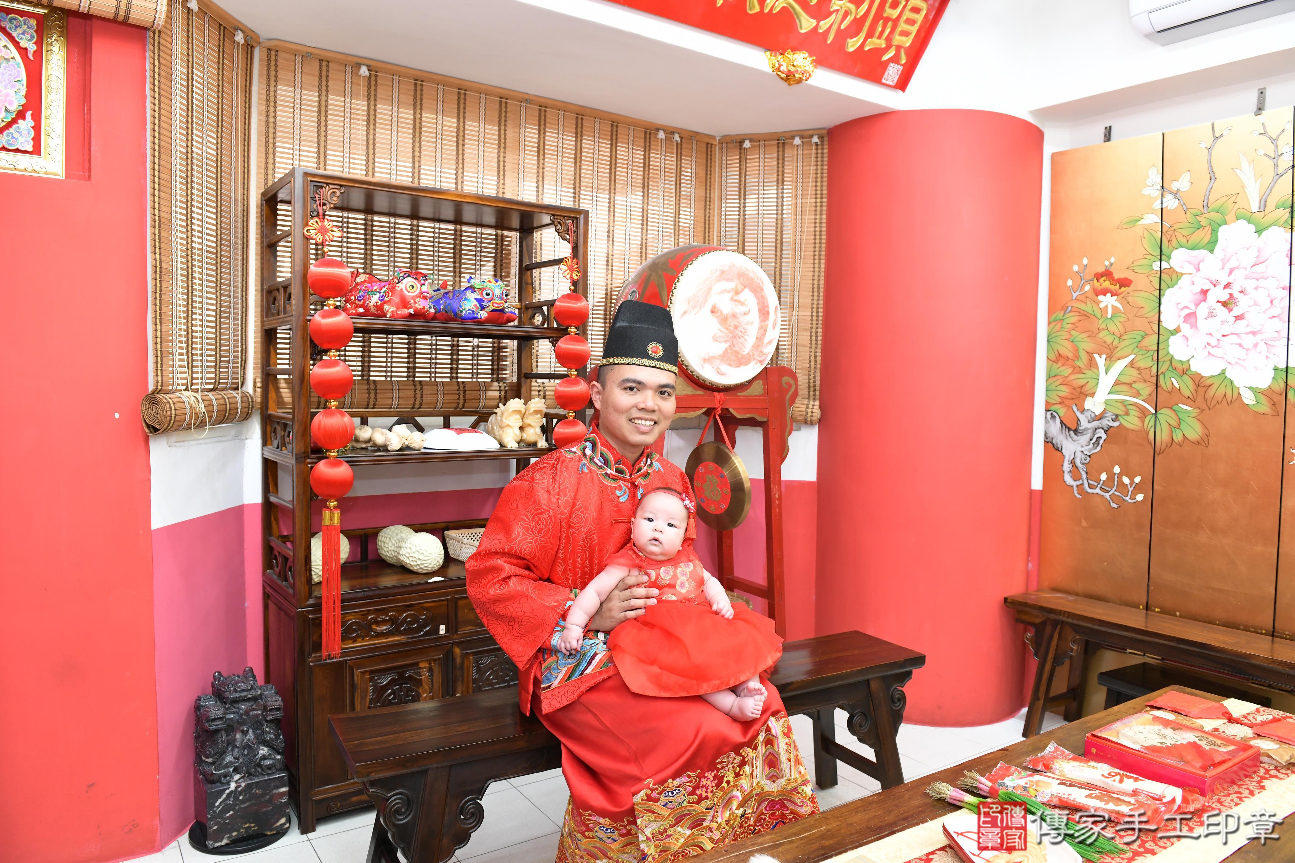 傳家手工印章高雄店、抓周、度脺、美式風會場、傳家嬰兒古禮、吉祥話、抓周道具物品24種、拍照。抓周證書。寶寶抓周、滿周歲、生日快樂、祝福