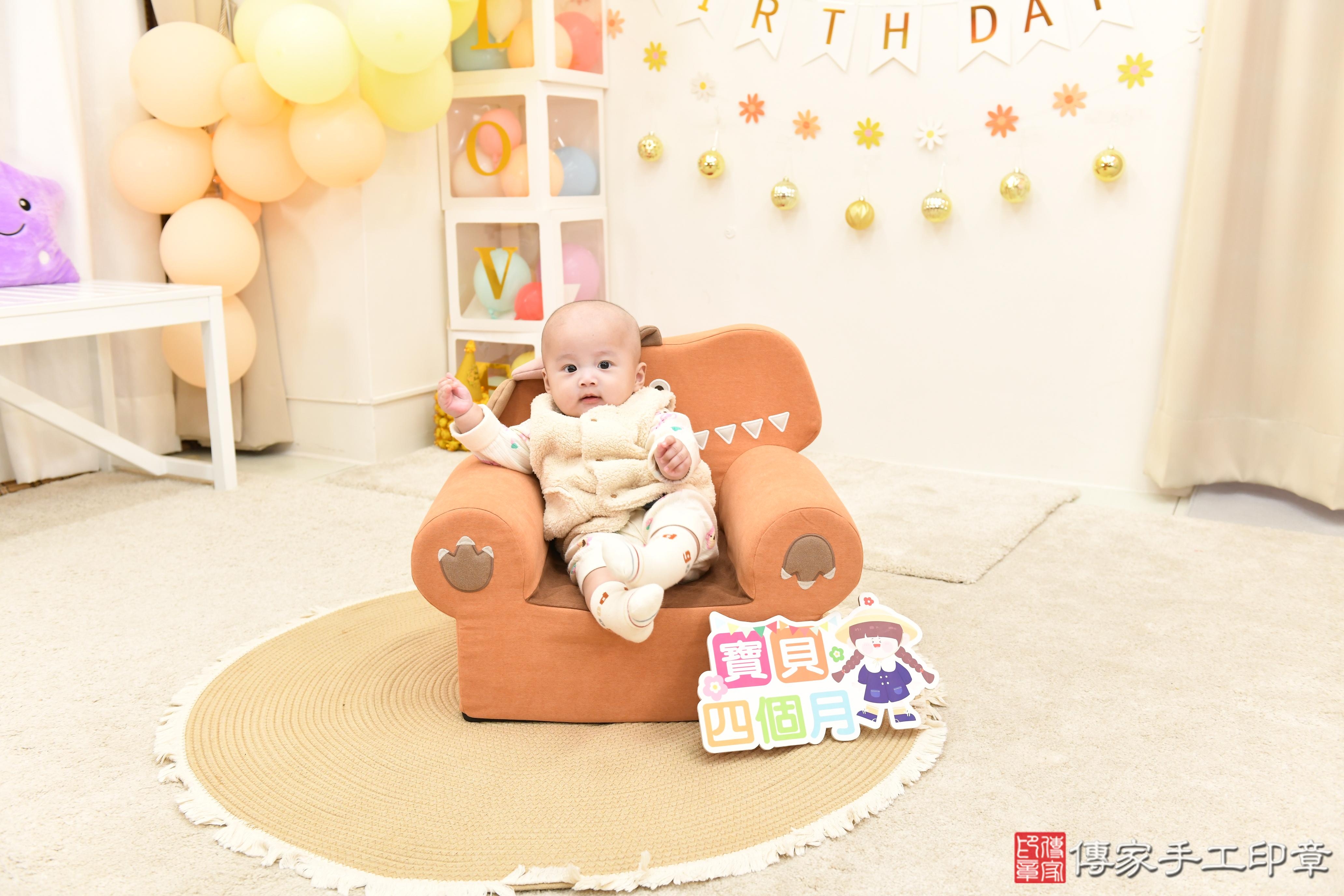 傳家手工印章高雄店、抓周、度脺、美式風會場、傳家嬰兒古禮、吉祥話、抓周道具物品24種、拍照。抓周證書。寶寶抓周、滿周歲、生日快樂、祝福