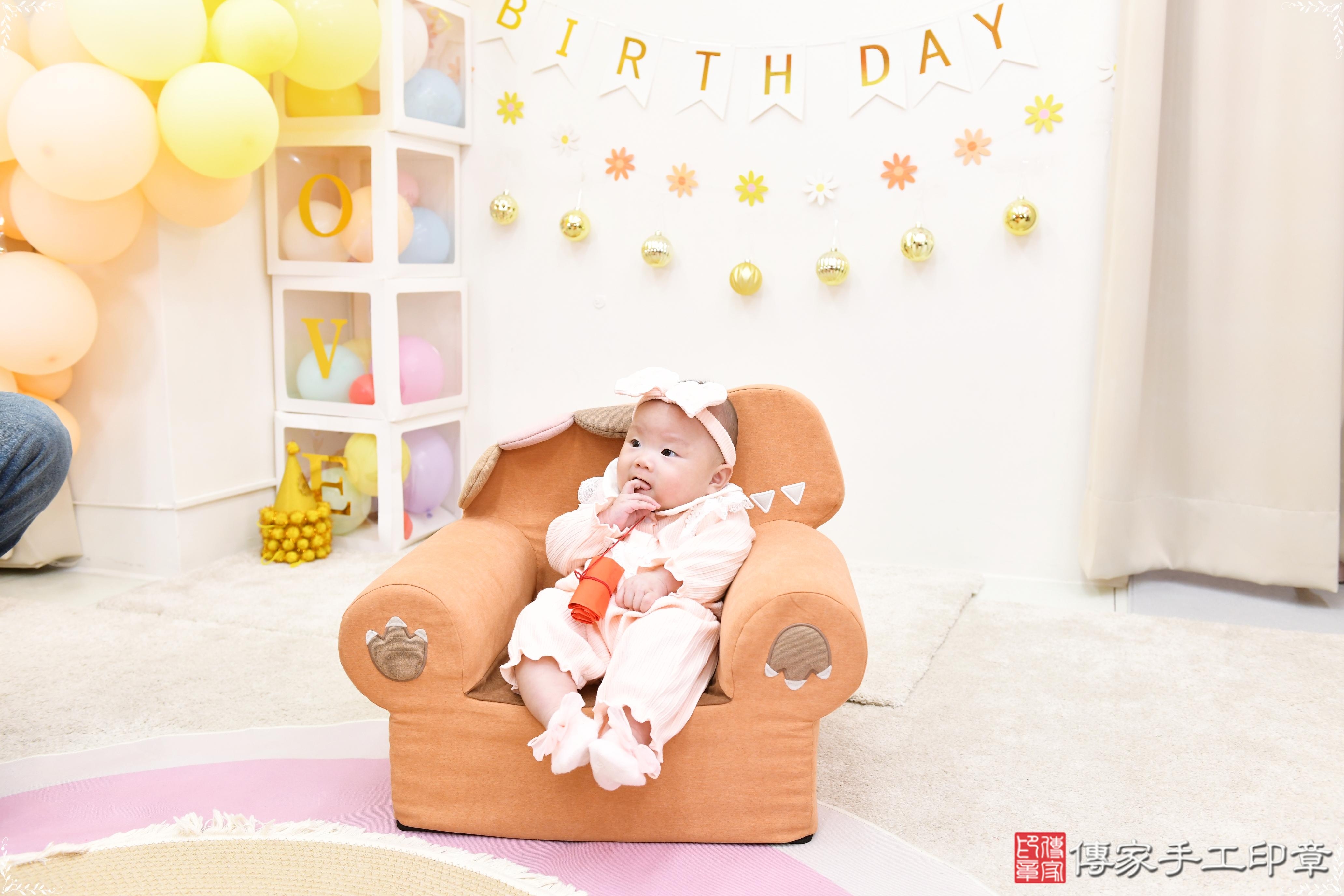 傳家手工印章高雄店、抓周、度脺、美式風會場、傳家嬰兒古禮、吉祥話、抓周道具物品24種、拍照。抓周證書。寶寶抓周、滿周歲、生日快樂、祝福